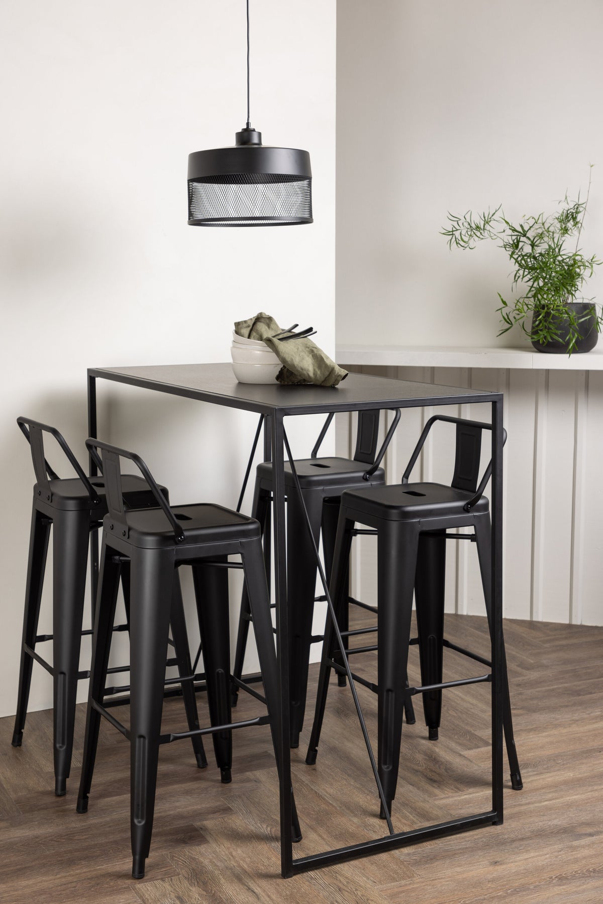 Brea Matbord med Tempe Stolarna – Bord: 105x120x60 Stol: 43x94x43