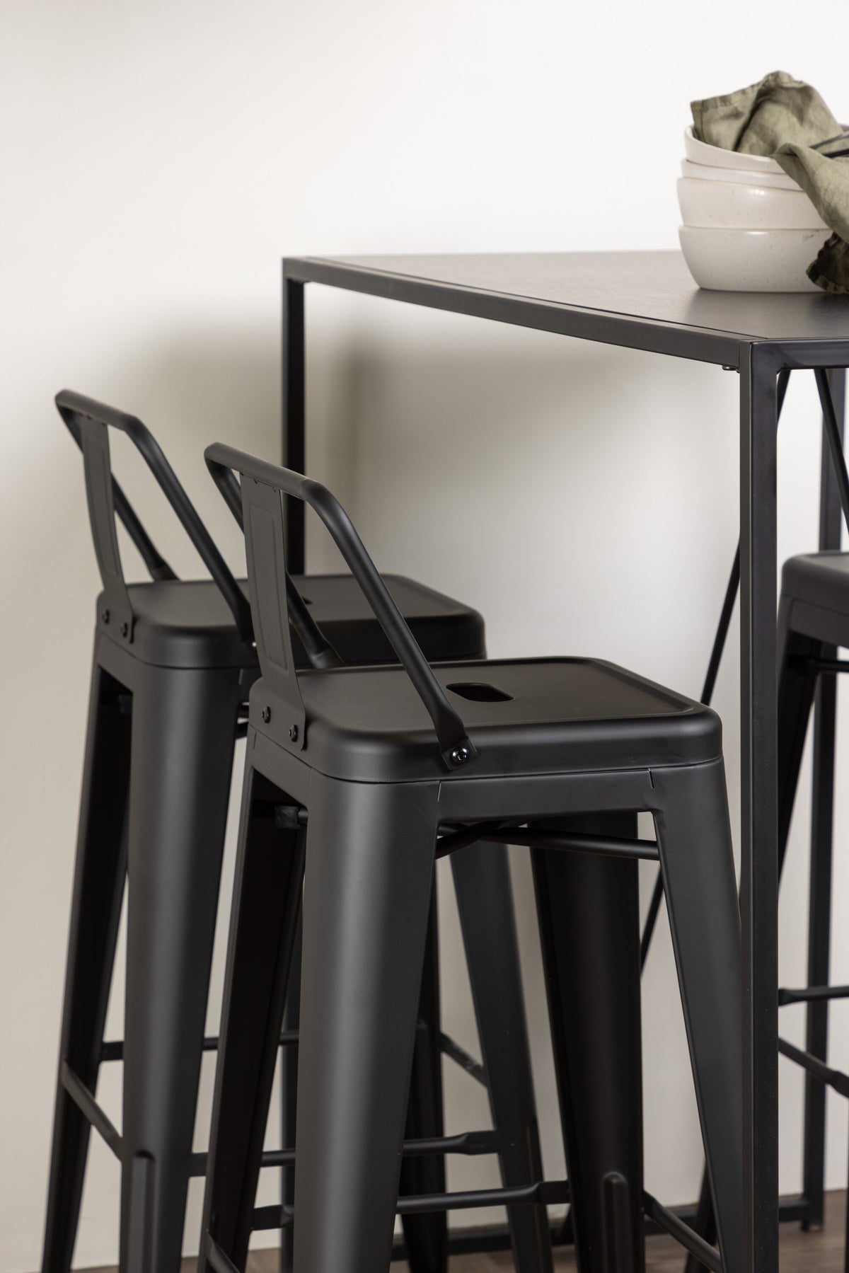 Brea Matbord med Tempe Stolarna – Bord: 105x120x60 Stol: 43x94x43