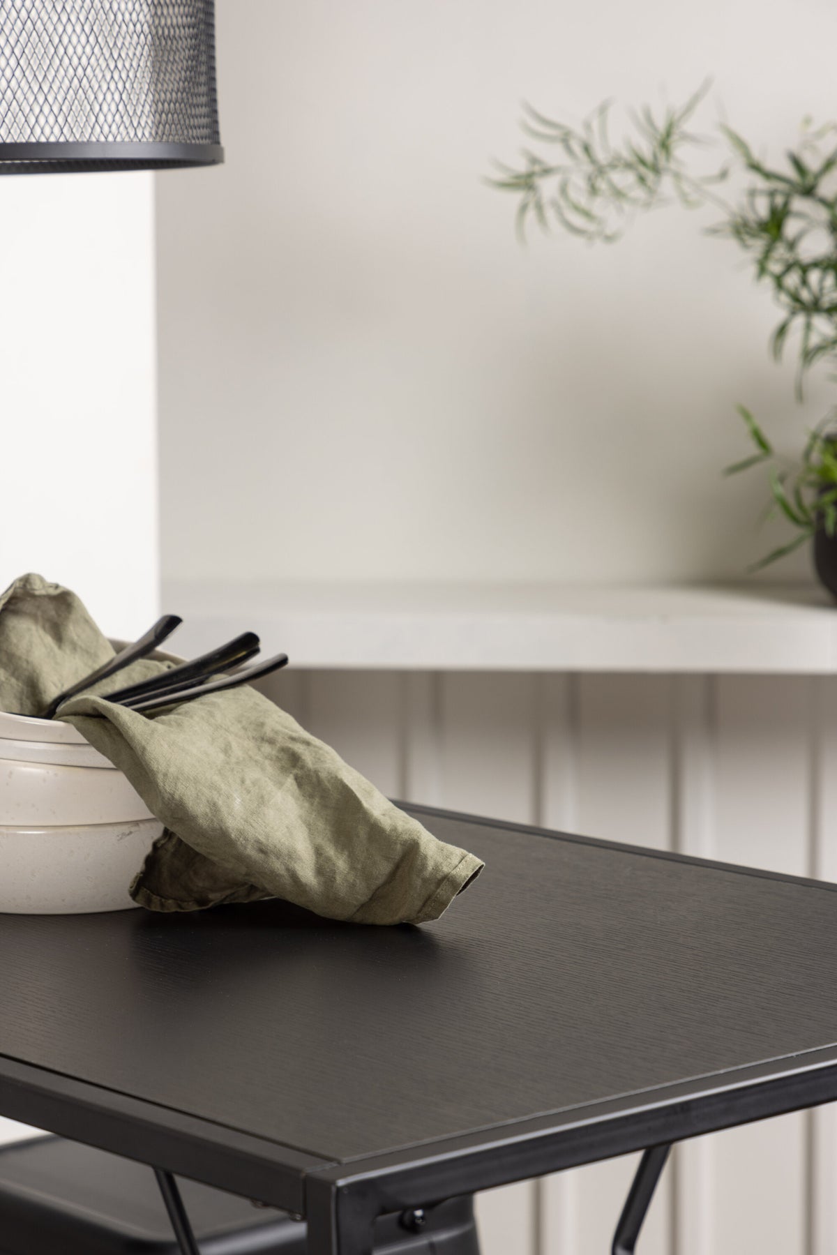 Brea Matbord med Tempe Stolarna – Bord: 105x120x60 Stol: 43x94x43