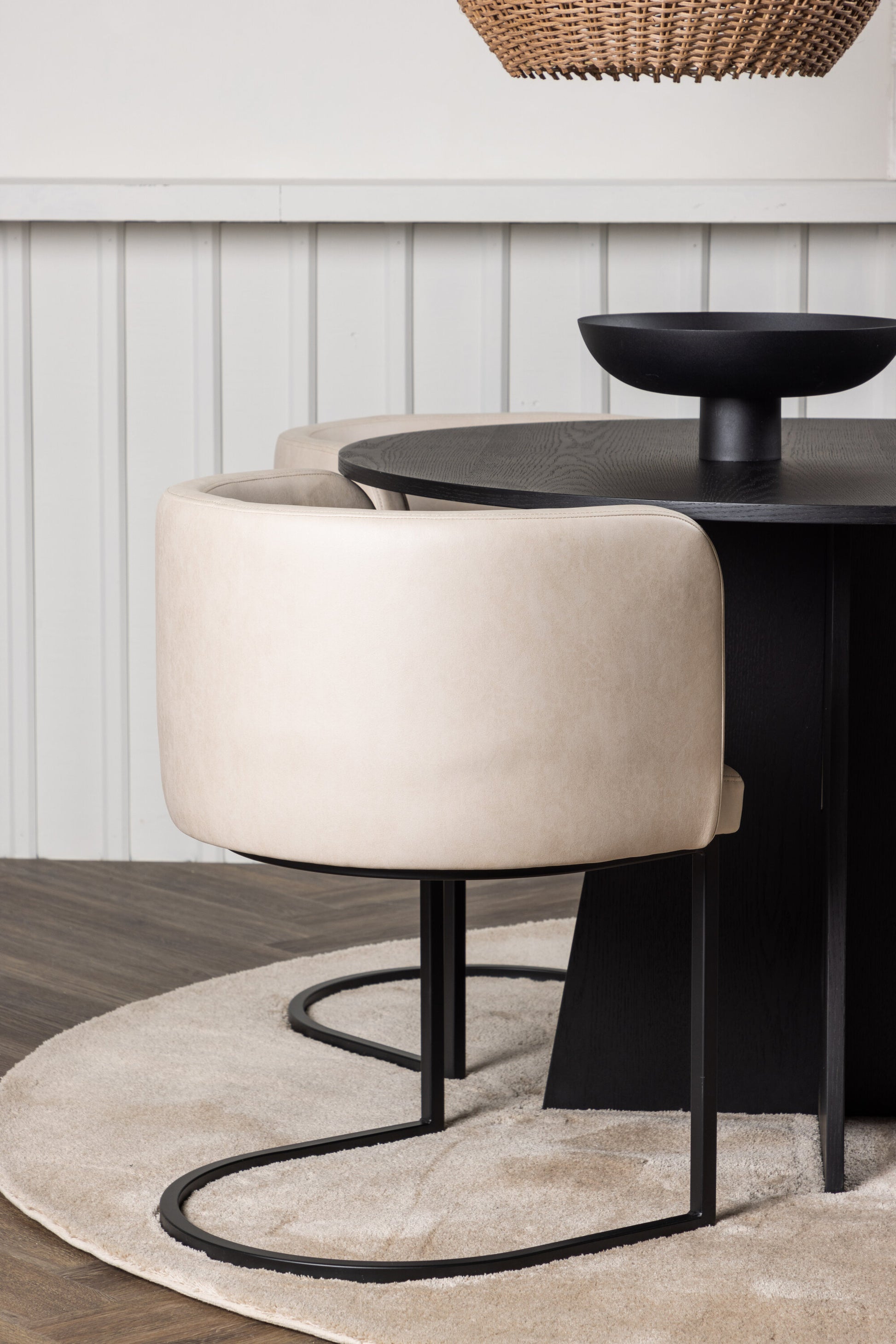 Bootcut Matbord med Simrishamn Stolarna Matgrupp