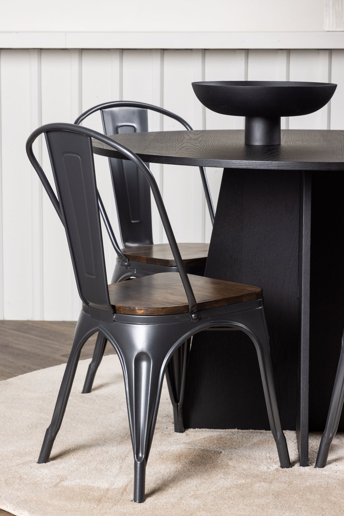 Bootcut Matbord med Tempe Stolarna – Bord: ⌀110 Stol: 53x85x45