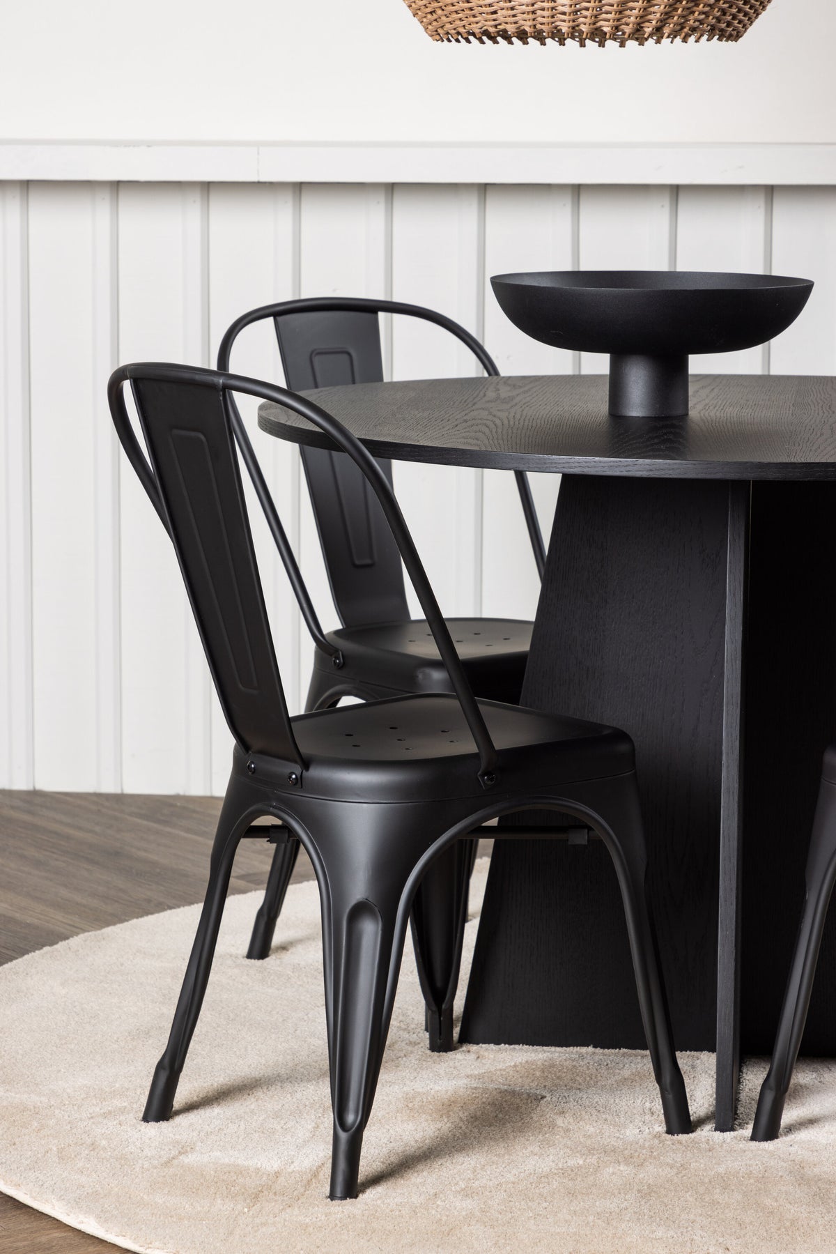 Bootcut Matbord med Tempe Stolarna – Bord: ⌀110 Stol: 53x85x45