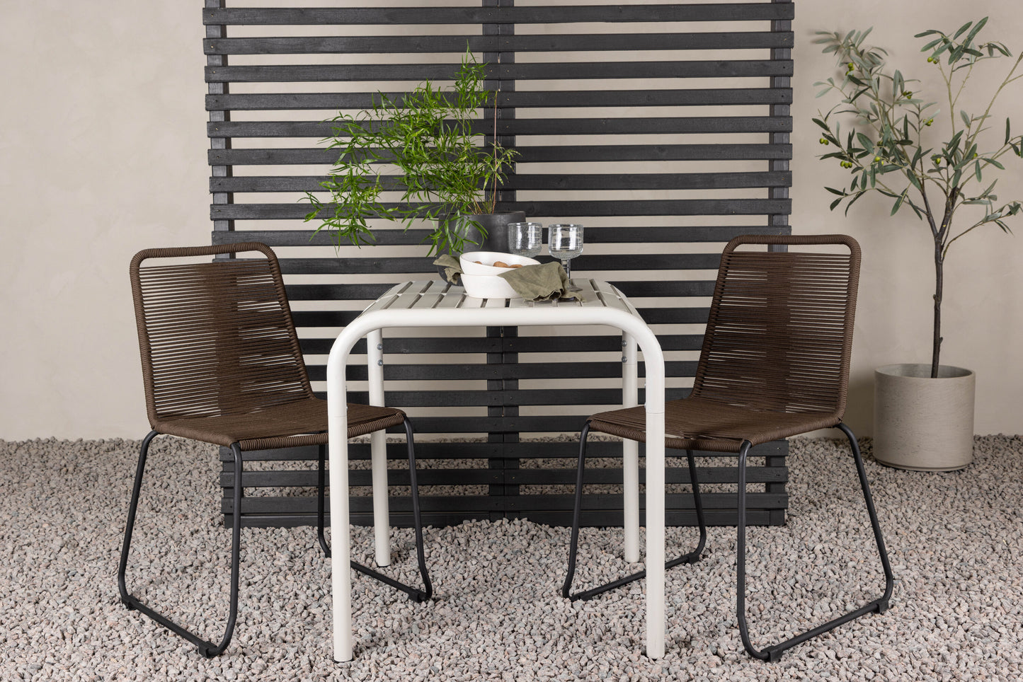 Borneo Rektangulär Matgrupp – Bord: 75x70x70 Stol: 59x86x57