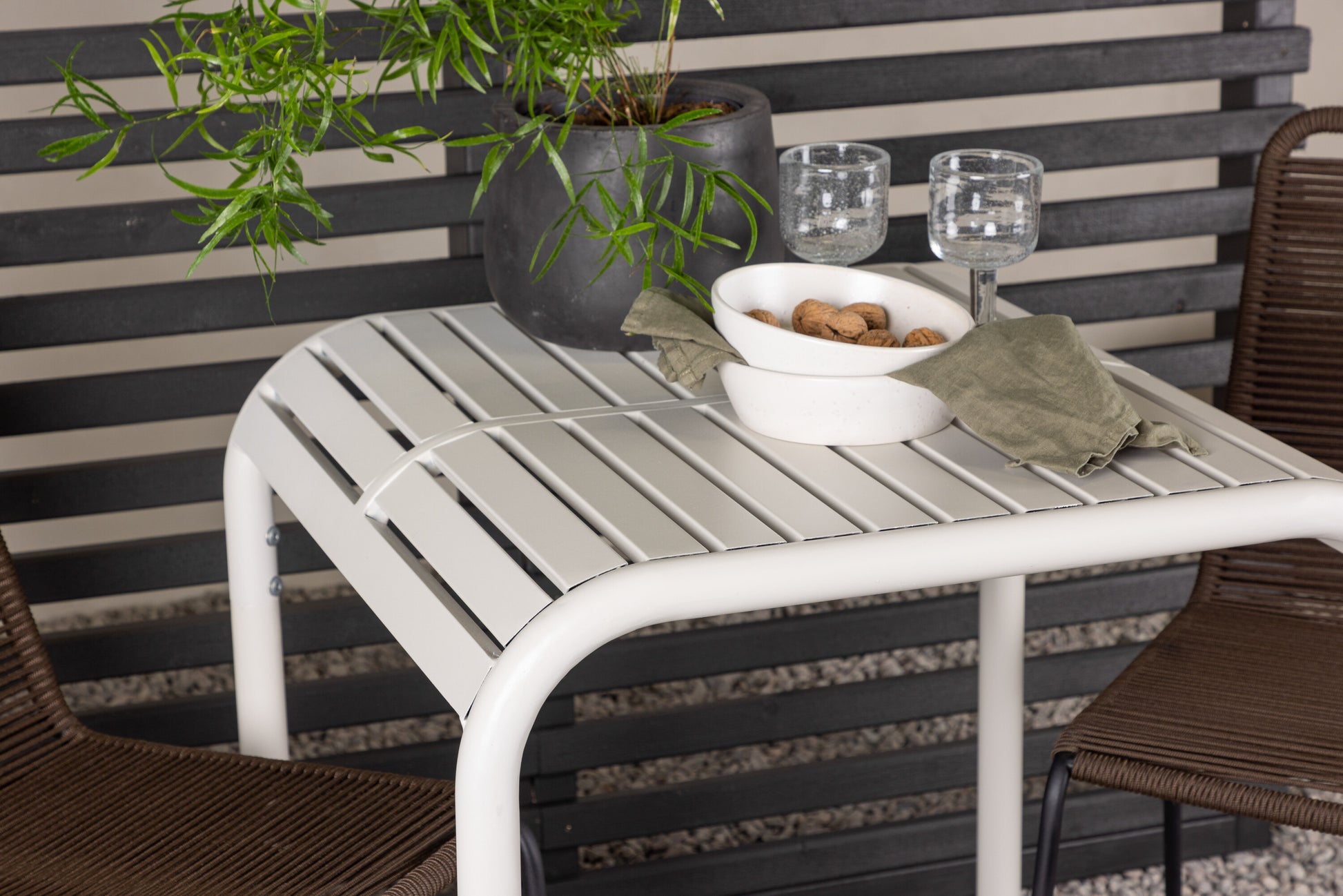 Borneo Rektangulär Matgrupp – Bord: 75x70x70 Stol: 59x86x57