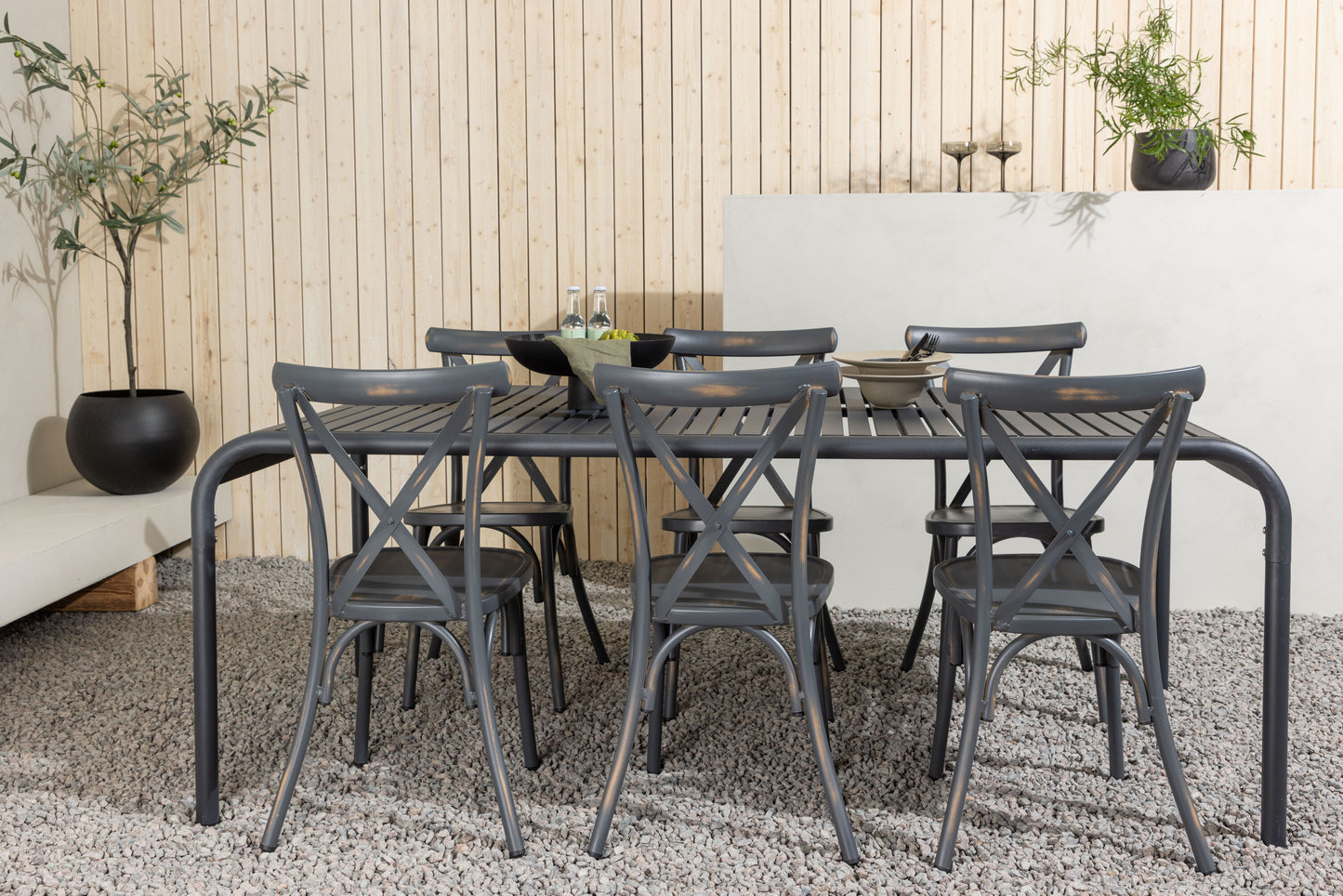 Borneo Matbord med Tablas Stolarna