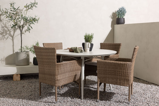 Lina Matbord med Malina Stolarna – Bord: ⌀120 Stol: 60x86,5x58