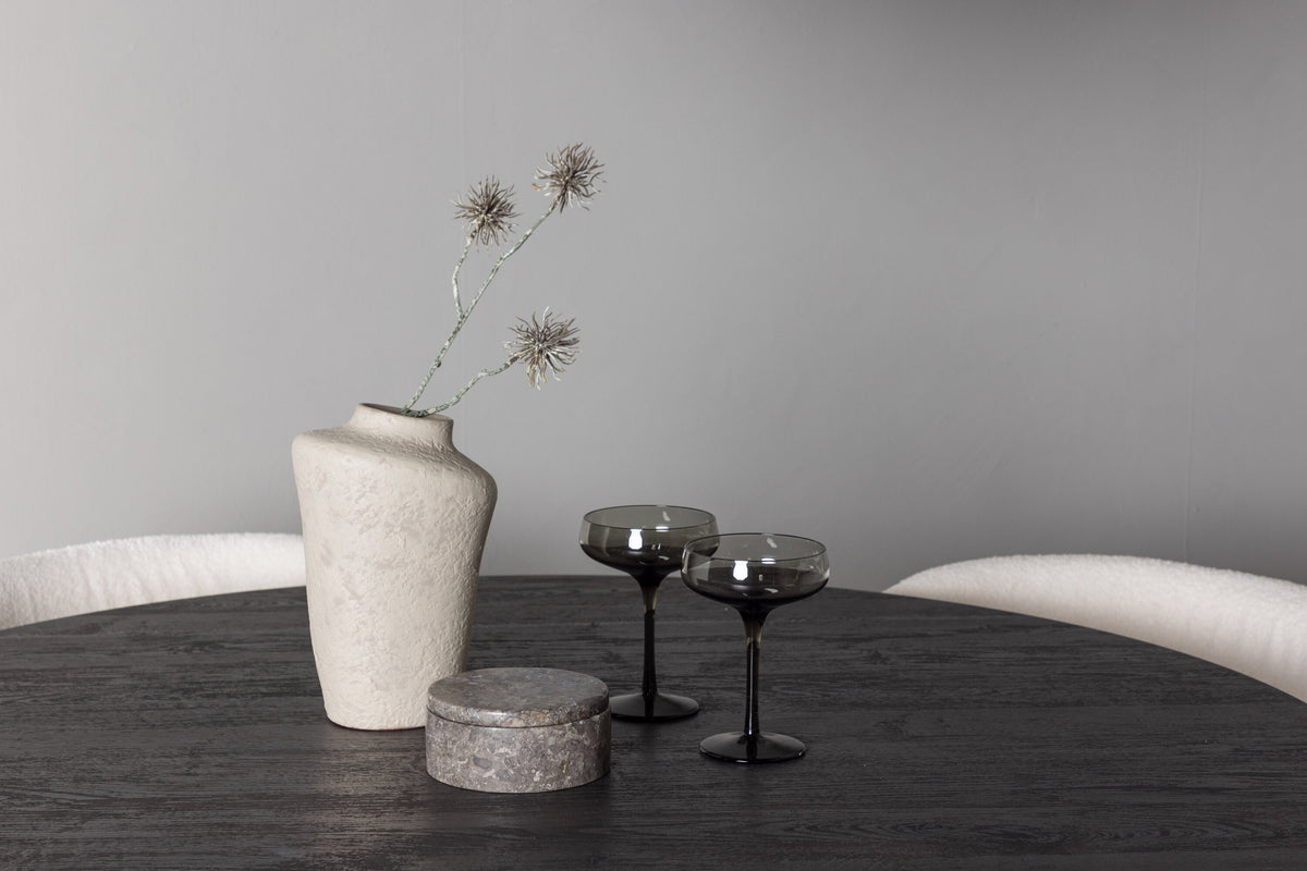 Lanzo Matbord med Edina Stolarna – Bord: ⌀120 Stol: 56x76x55