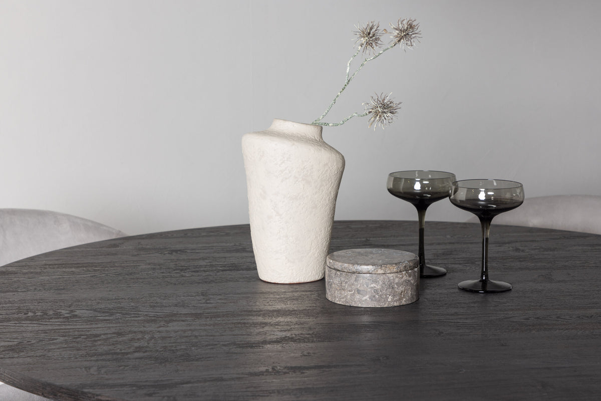 Lanzo Matbord med Evelina Stolarna – Bord: ⌀120 Stol: 62x80x54