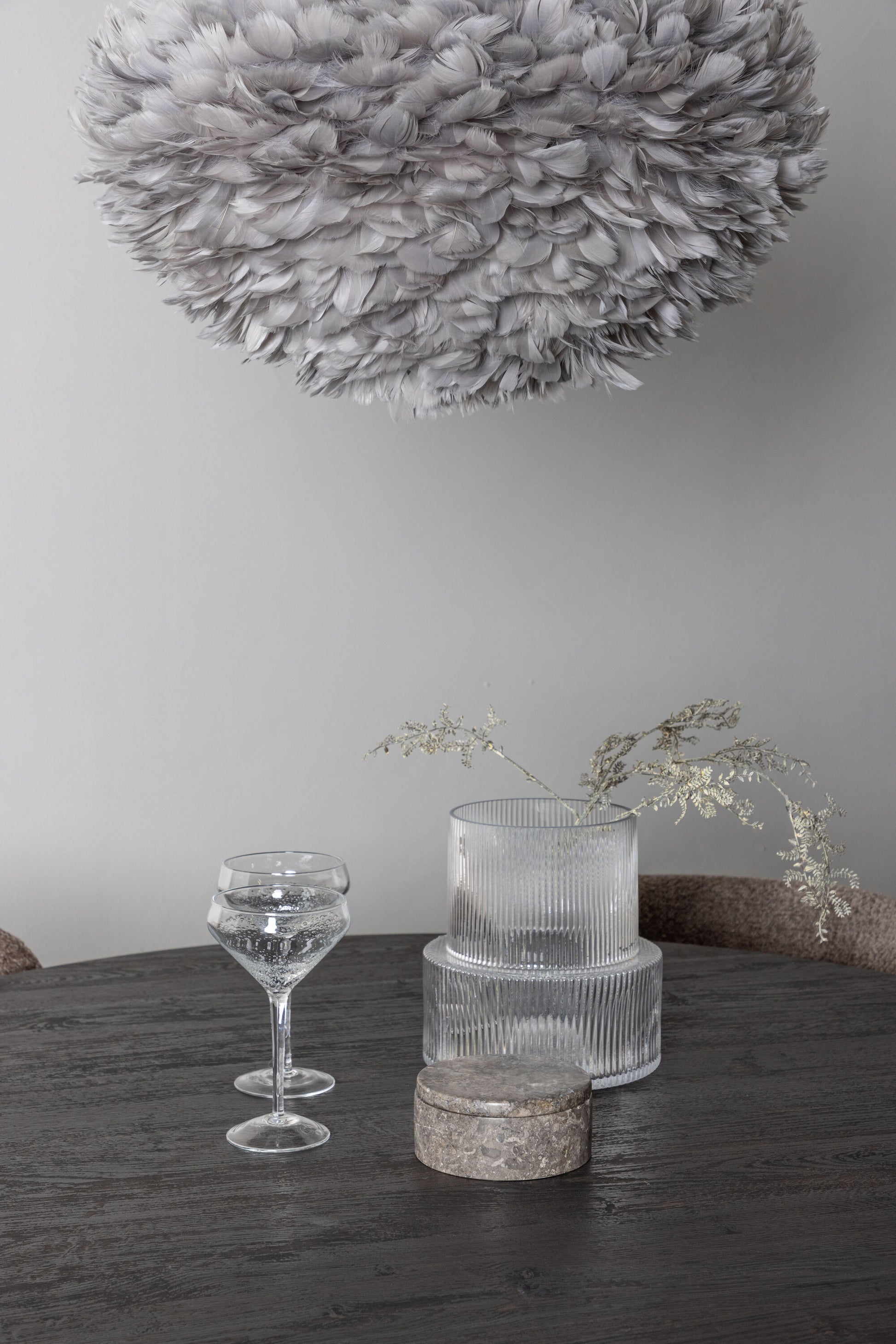 Lanzo Matbord med Modesto Stolarna – Bord: ⌀120 Stol: 54x79,5x48