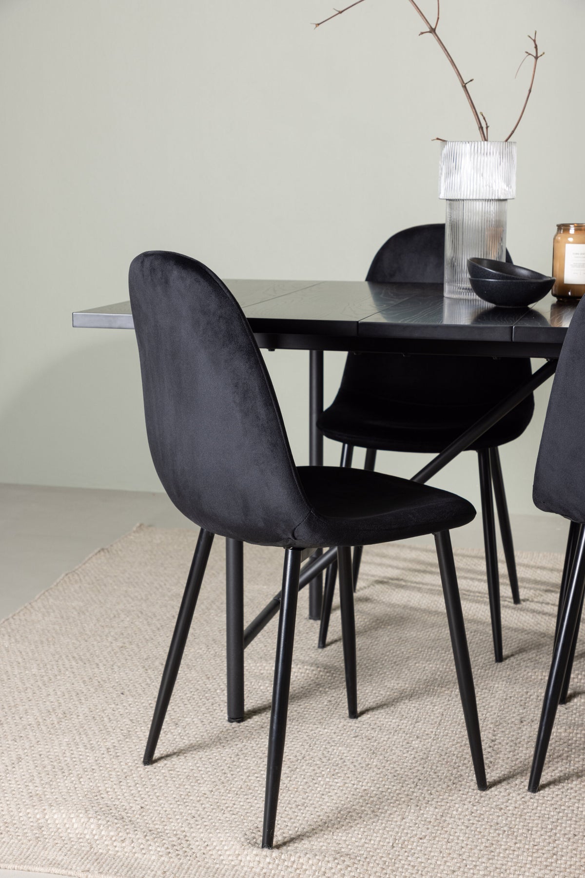 Astrid Matbord med Polar Stolarna – Bord: 75x200x90 Stol: 53,3x88x44