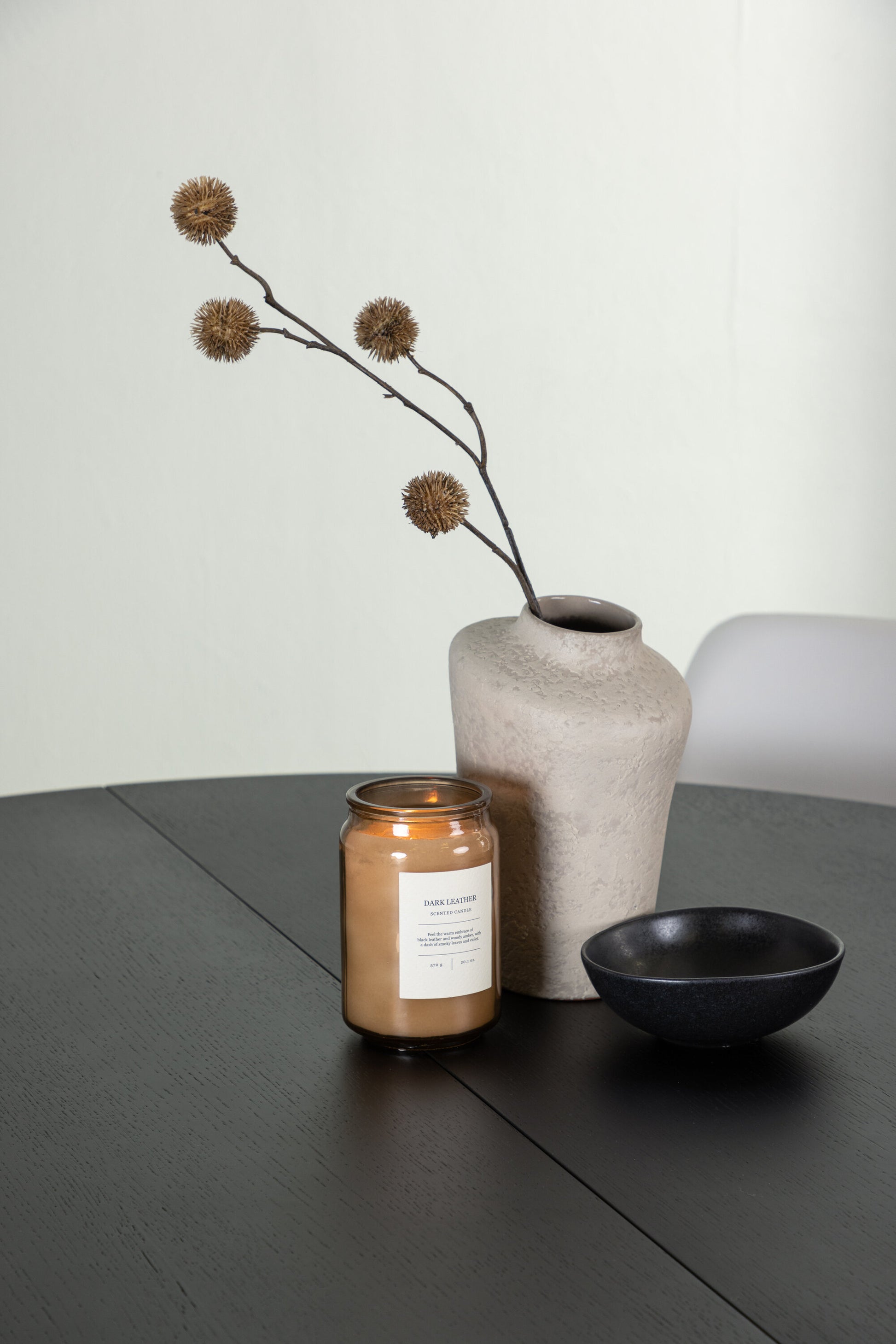 Matilda Matbord med Night Stolarna – Bord: ⌀130 Stol: 56x87x49