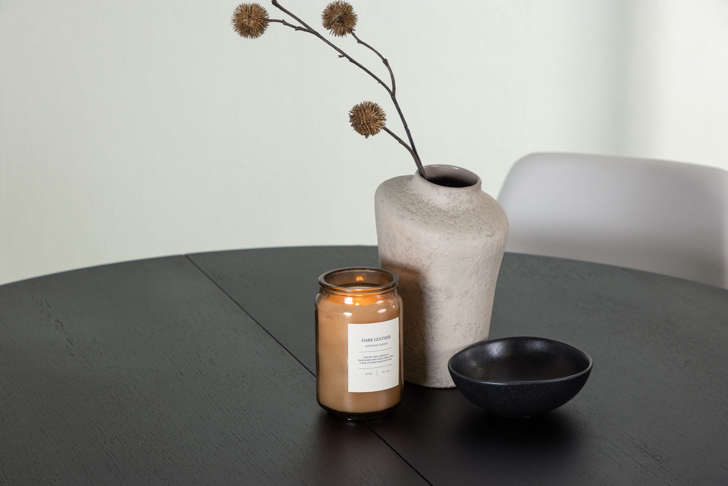 Matilda Matbord med Night Stolarna – Bord: ⌀130 Stol: 56x87x49