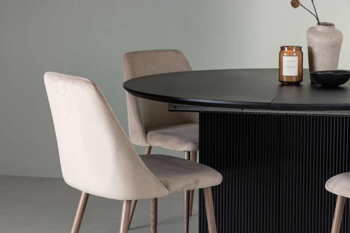 Matilda Matbord med Night Stolarna – Bord: ⌀130 Stol: 56x87x49