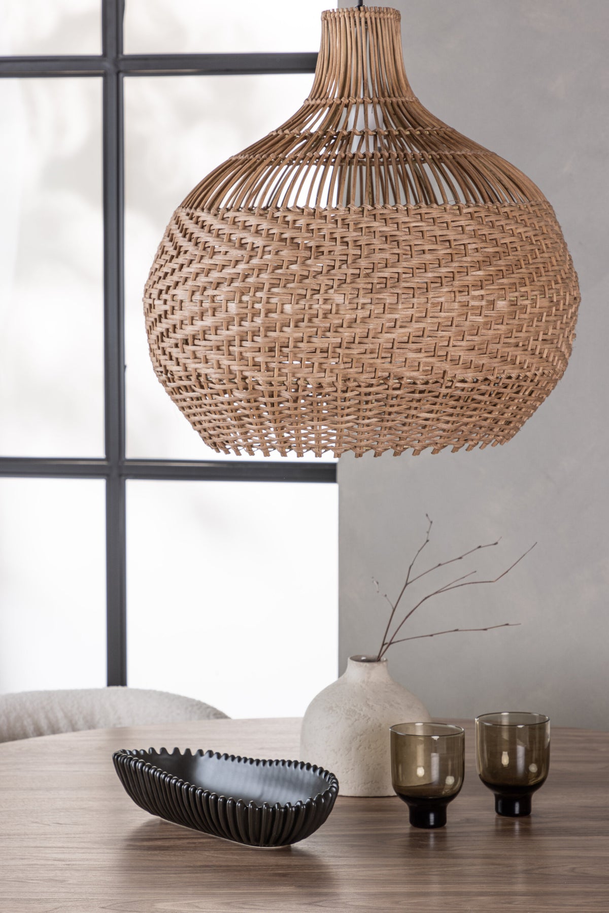 Lanzo Matbord med Edina Stolarna – Bord: ⌀120 Stol: 56x76x55