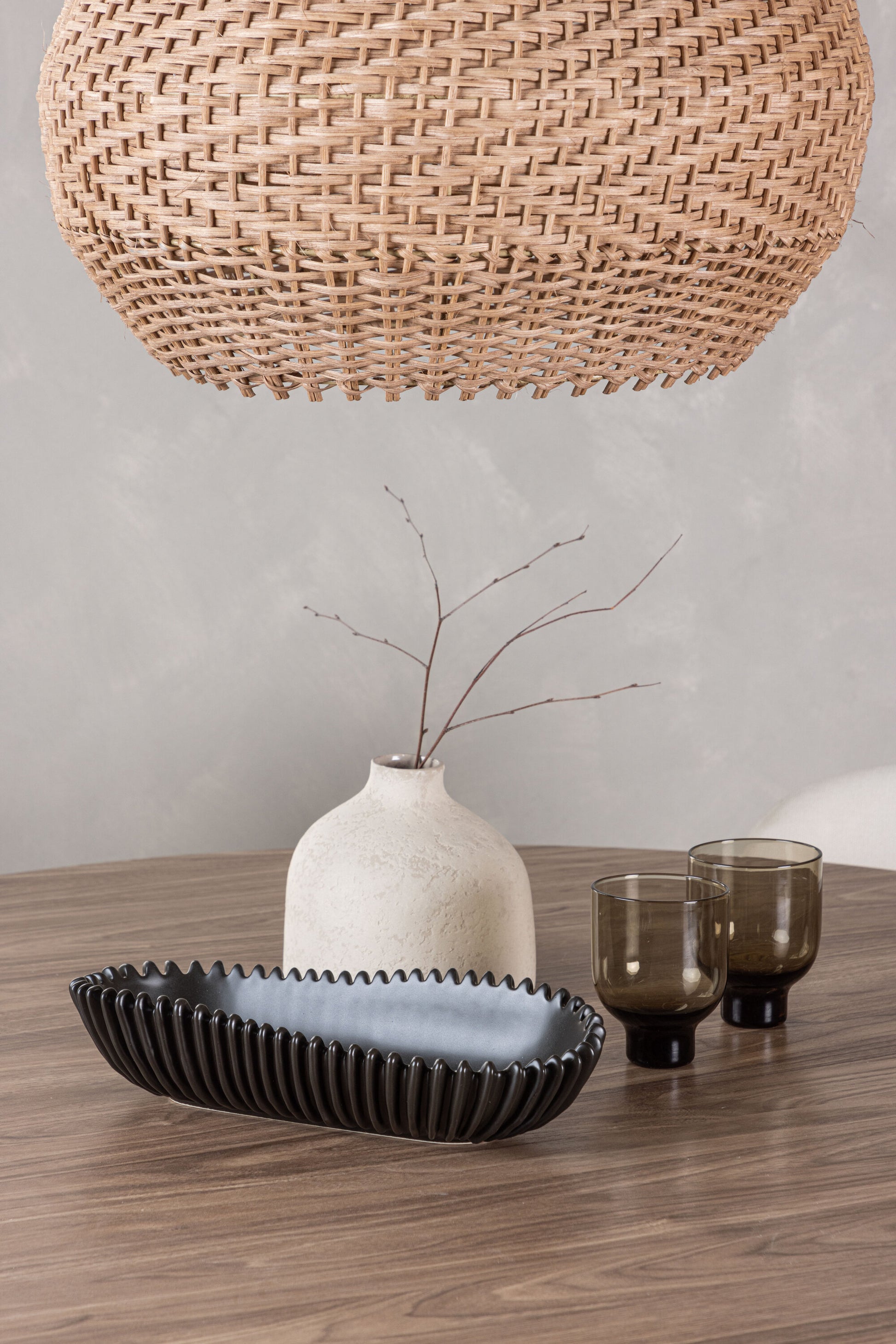 Lanzo Matbord med Lilja Stolarna – Bord: ⌀120 Stol: 50x80x48