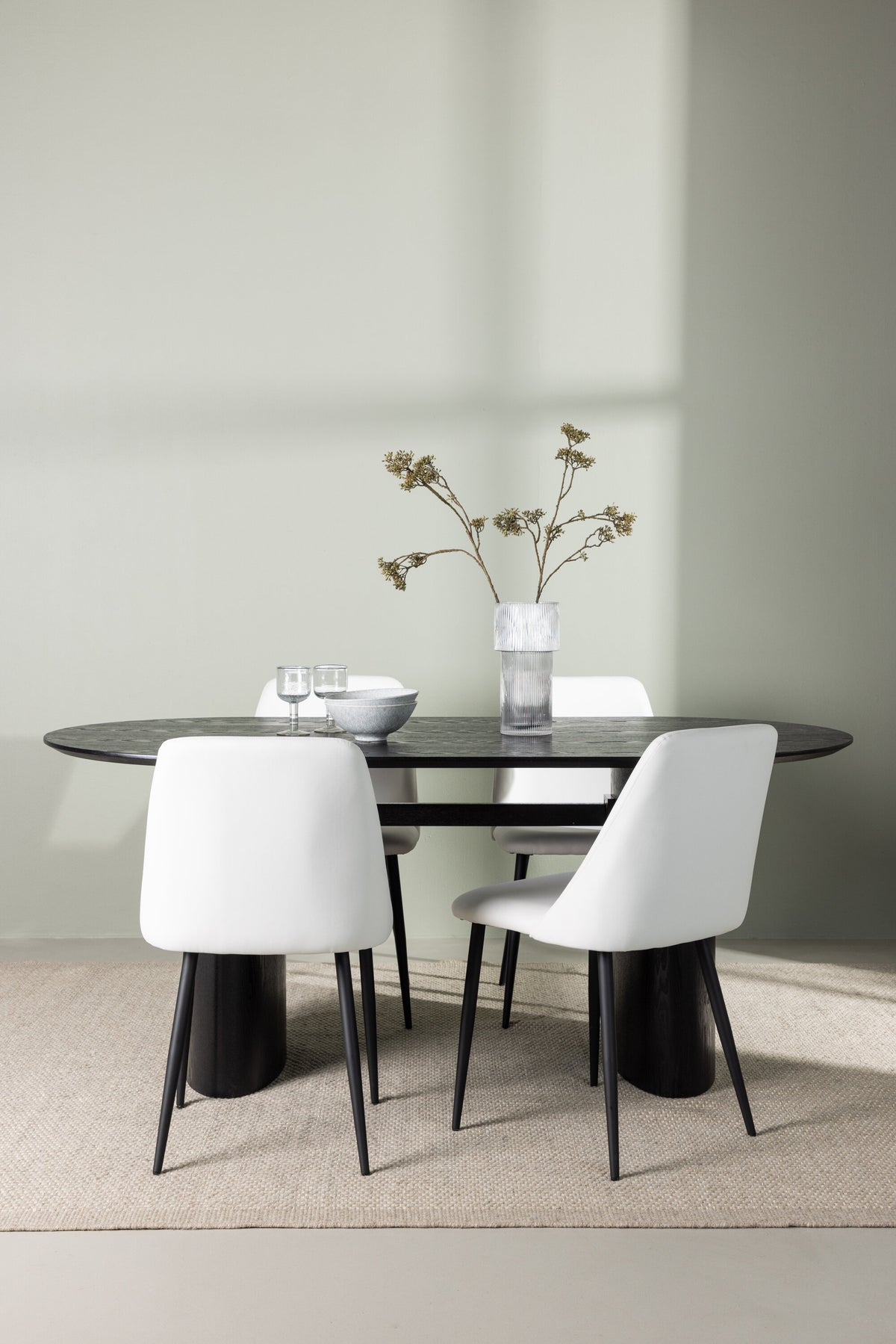 Isolde Matbord med Night Stolarna – Bord: 75x180x90 Stol: 56x87x49