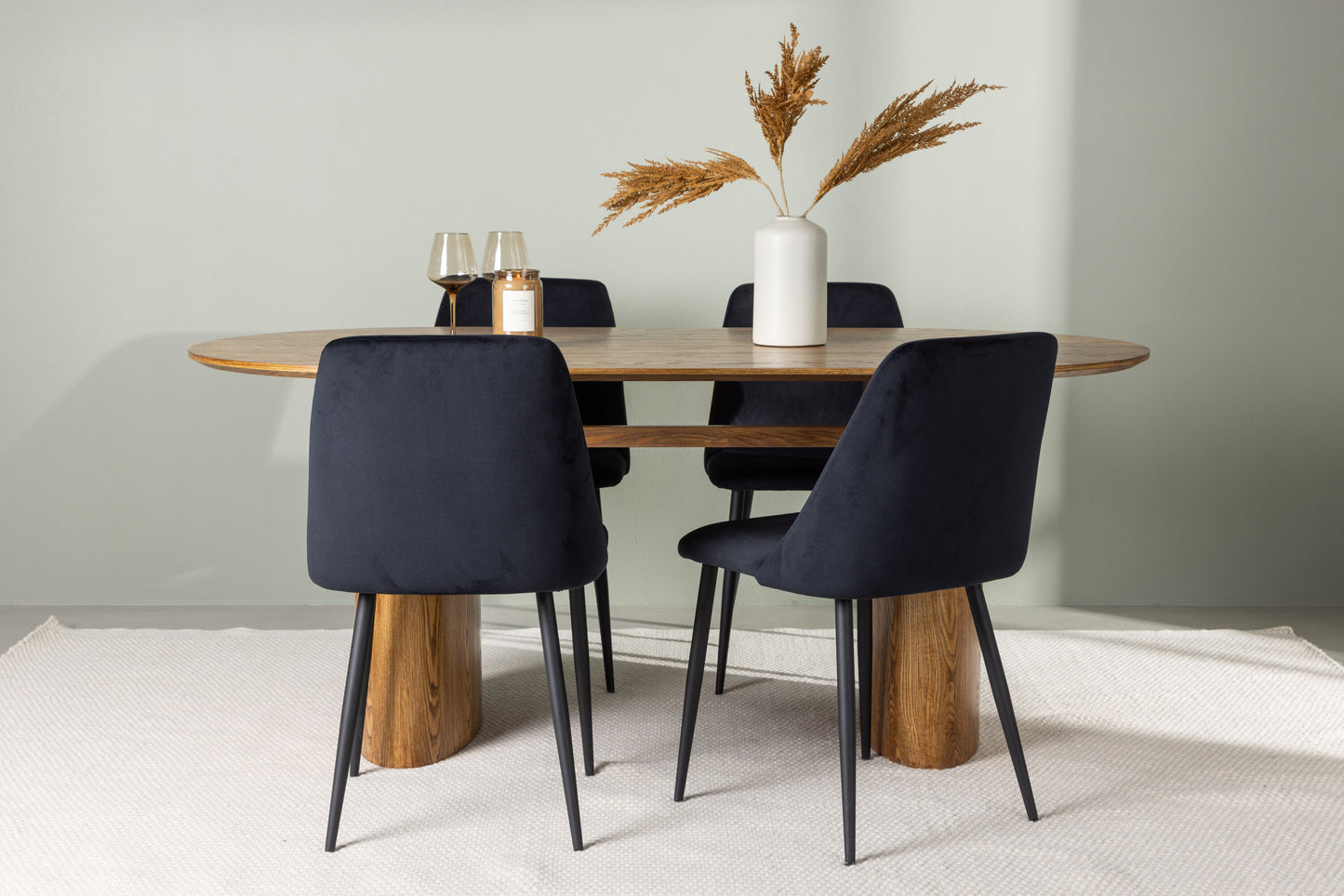 Isolde Matbord med Night Stolarna – Bord: 75x180x90 Stol: 56x87x49
