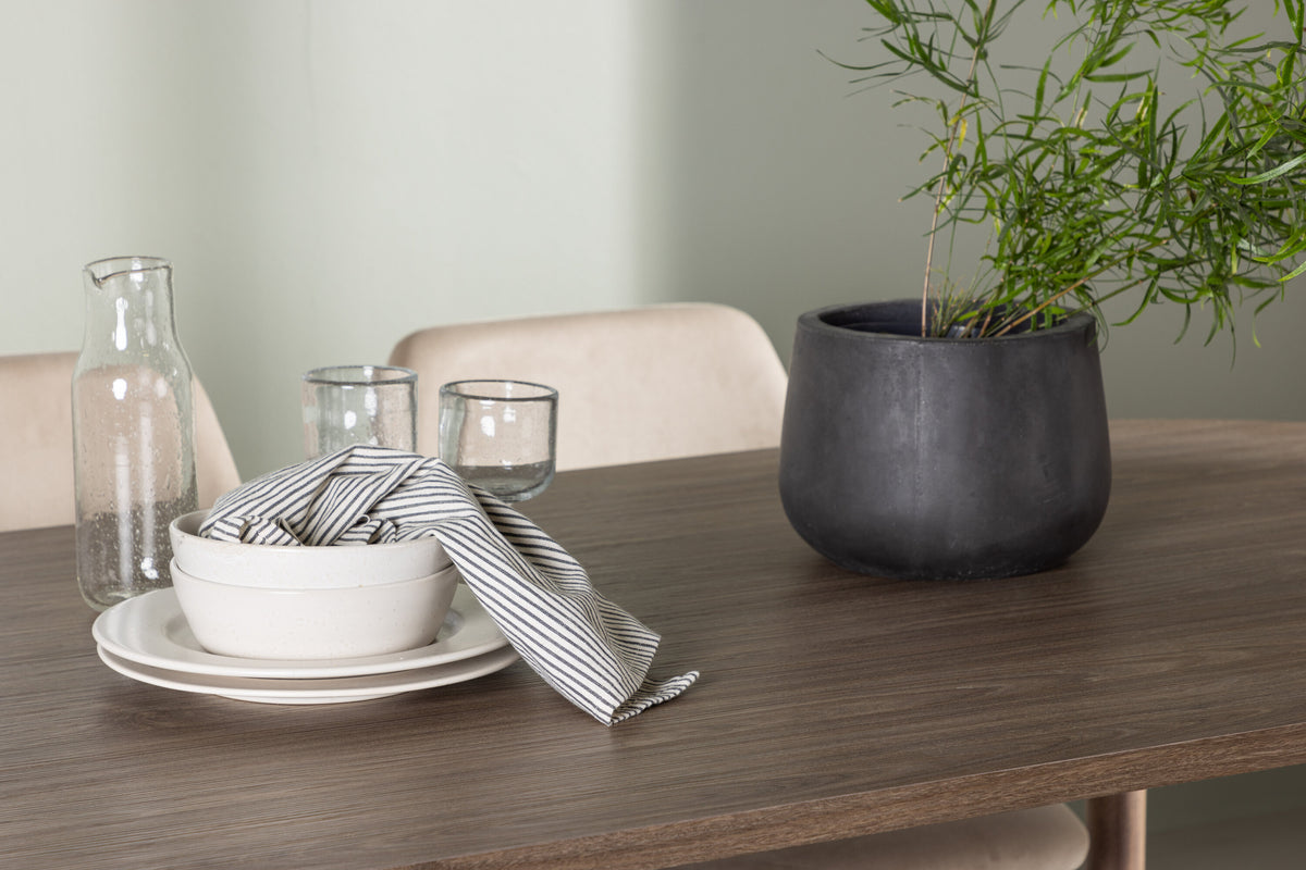 Andy Matbord med Night Stolarna – Bord: 75x180x90 Stol: 56x87x49