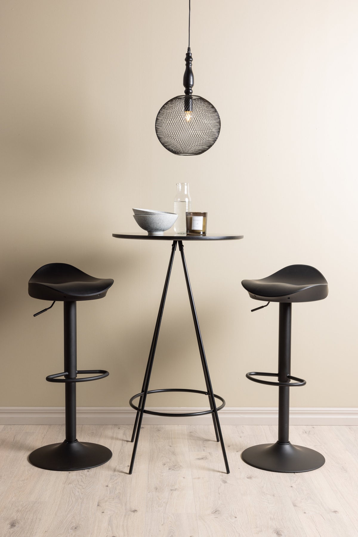 Bistro Matbord med Adesto Stolarna