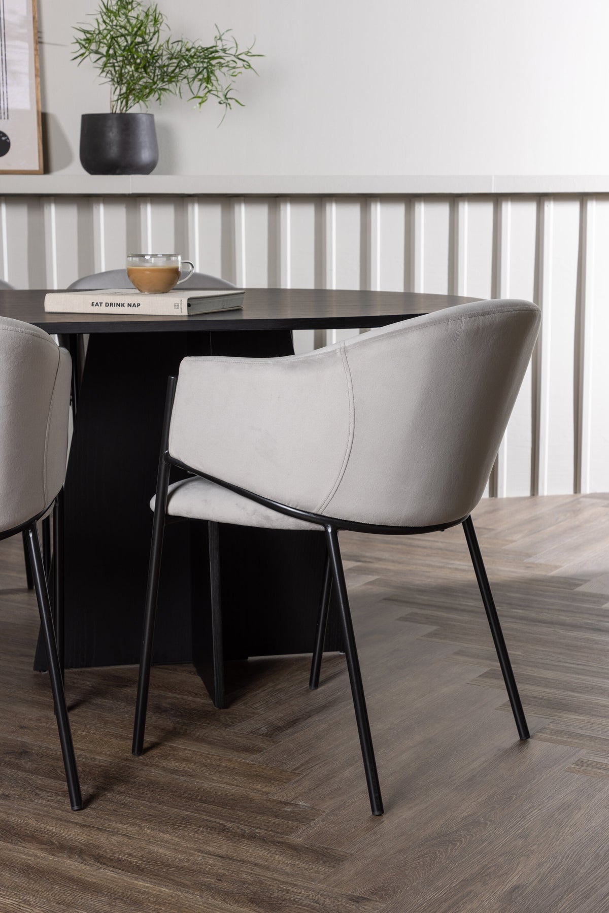 Bootcut Matbord med Evelina Stolarna – Bord: 75x230x115 Stol: 62x80x54