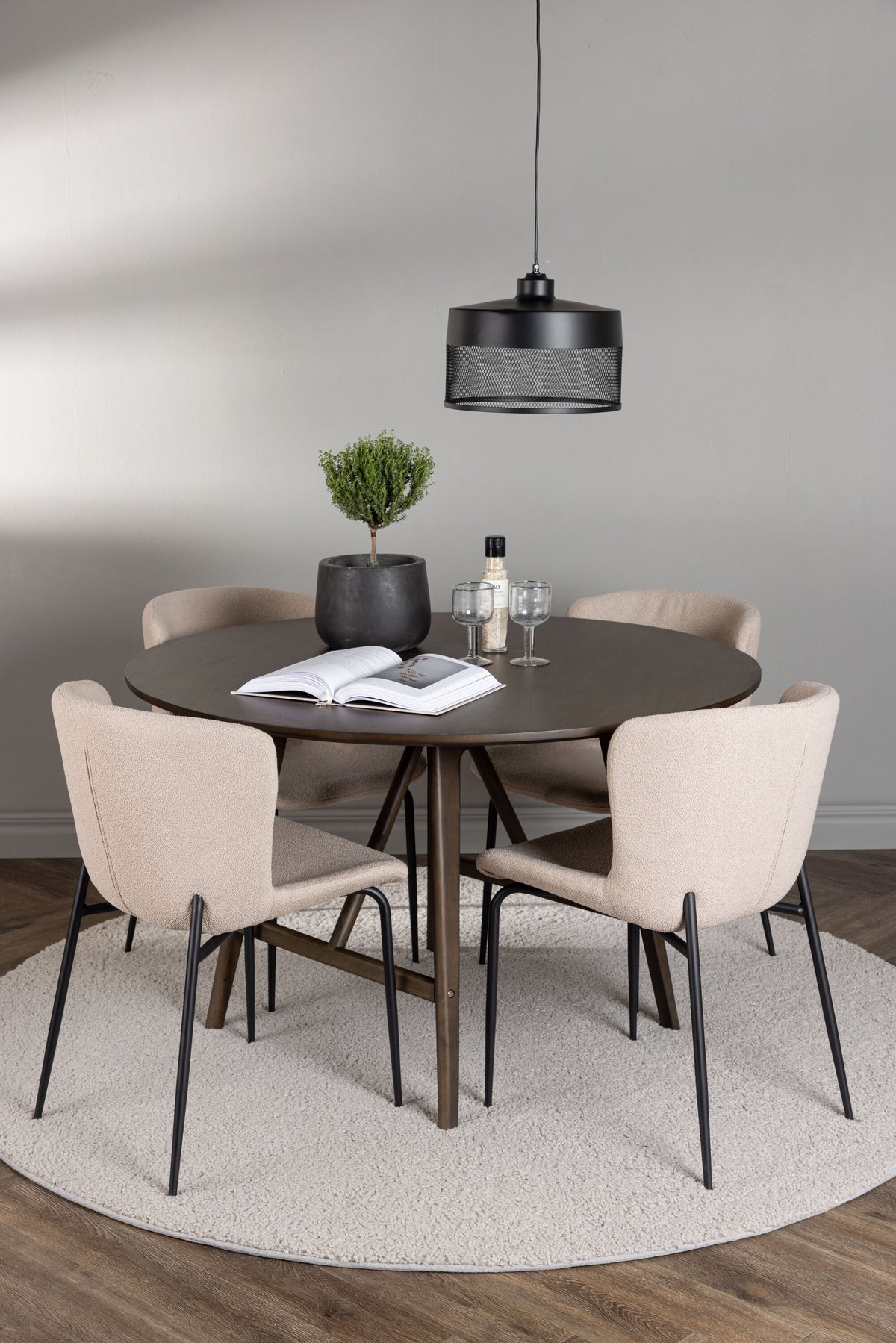 Kaseidon Matbord med Modesto Stolarna – Bord: ⌀100 Stol: 54x79,5x48
