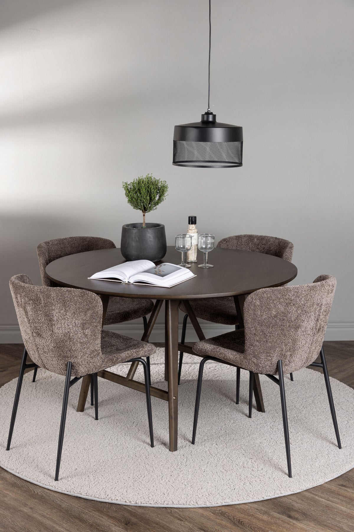 Kaseidon Matbord med Modesto Stolarna – Bord: ⌀100 Stol: 54x79,5x48