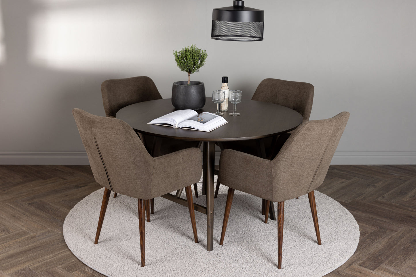 Kaseidon Matbord med Tomorrow Stolarna – Bord: ⌀100 Stol: 62x90x60