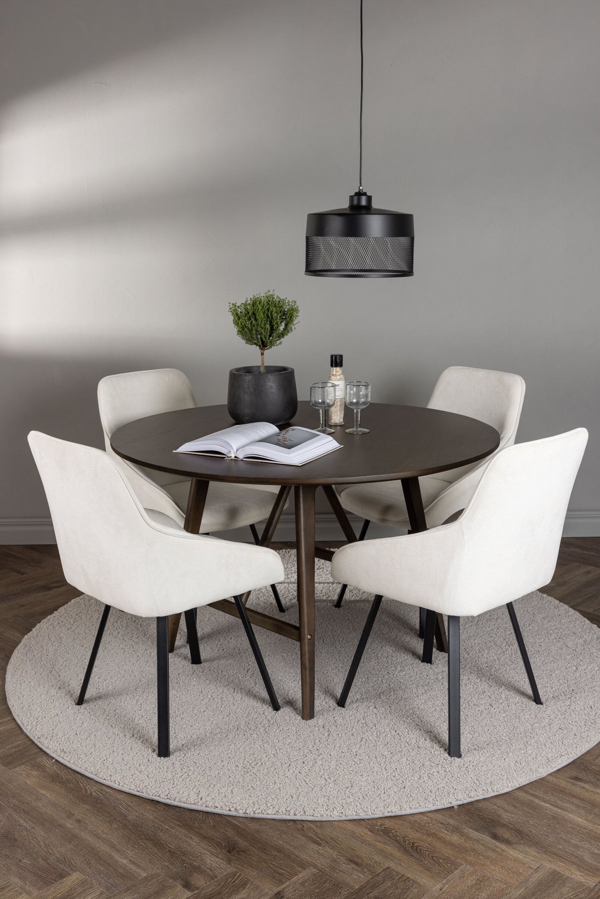 Kaseidon Matbord med Rosie Stolarna – Bord: ⌀100 Stol: 60x88x55