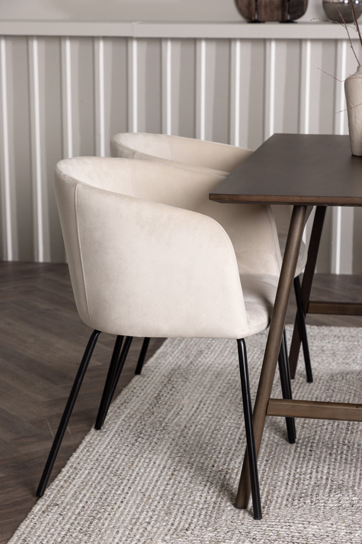 Kaseidon Matbord med Berit Stolarna – Bord: 75x120x80 Stol: 55x78x55