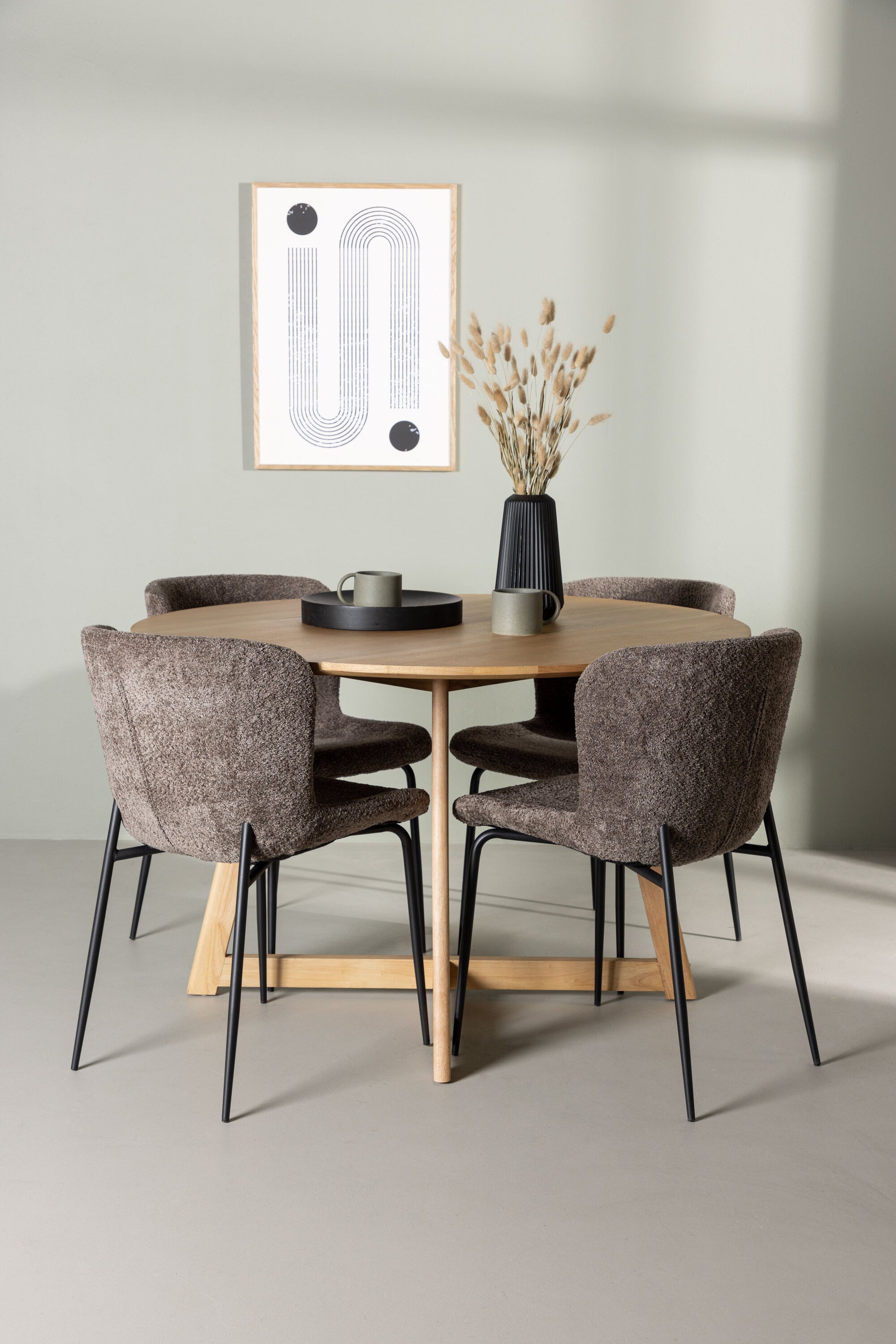 Yakidon Matbord med Modesto Stolarna