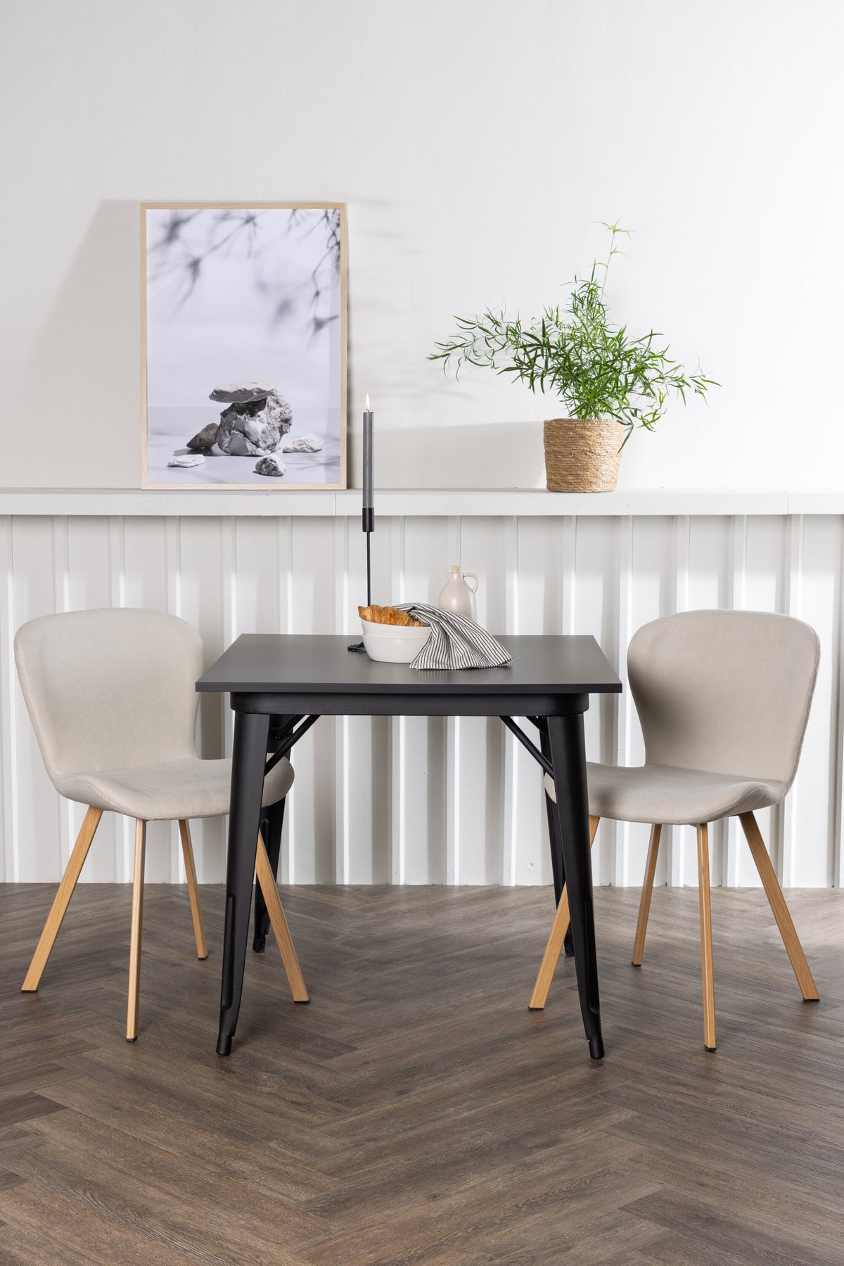 Tempe Matbord med Lilja Stolarna