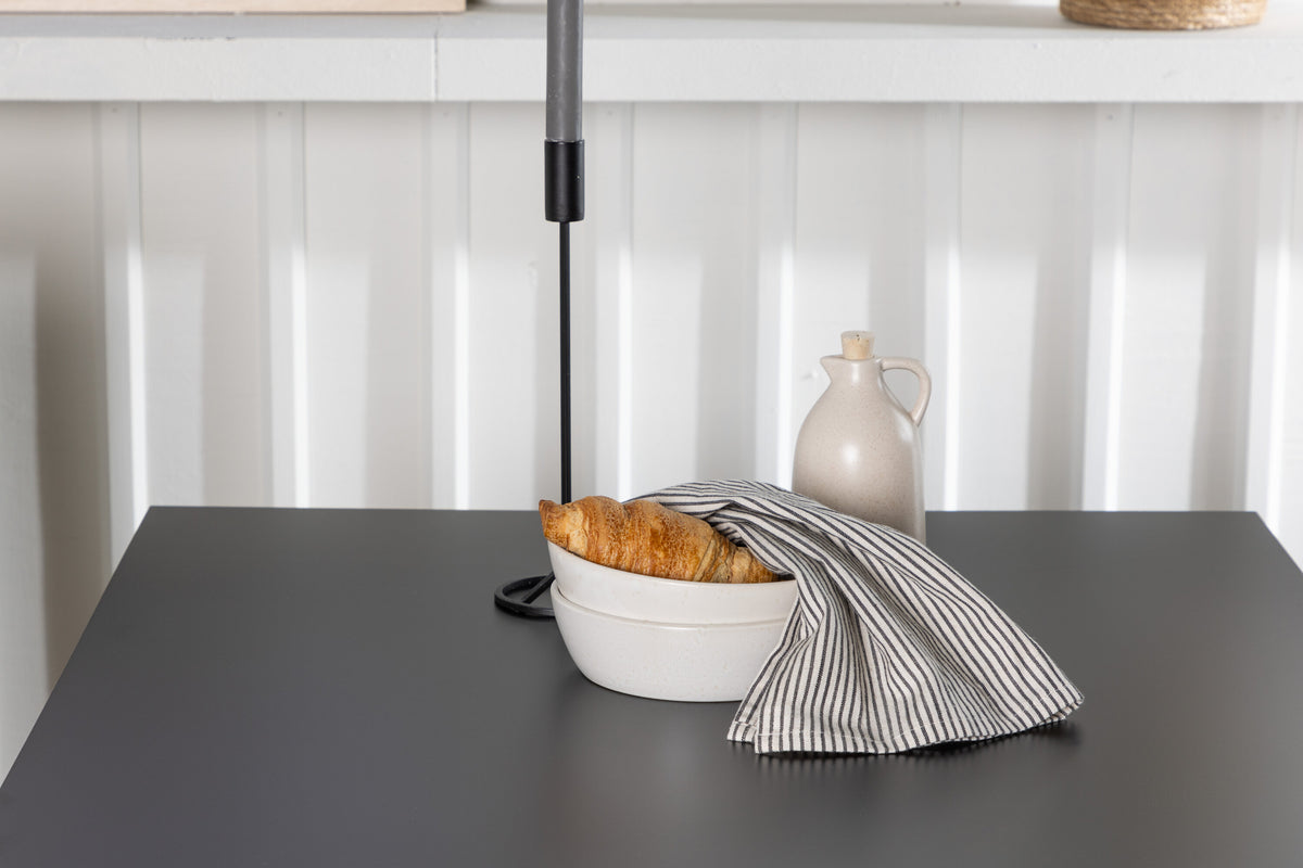 Tempe Matbord med Pastill Stolarna