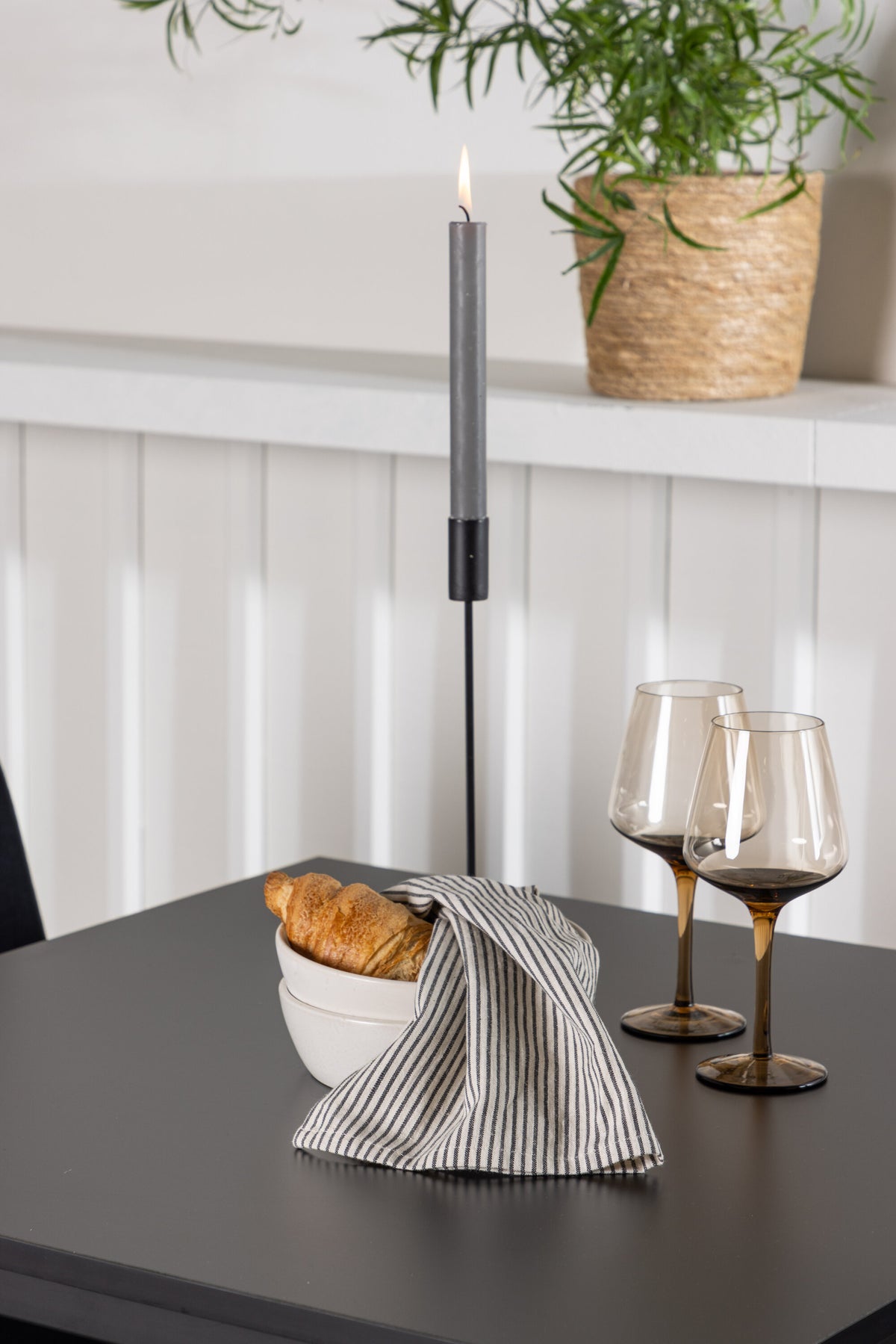 Tempe Matbord med Night Stolarna – Bord: 75x80x80 Stol: 56x87x49
