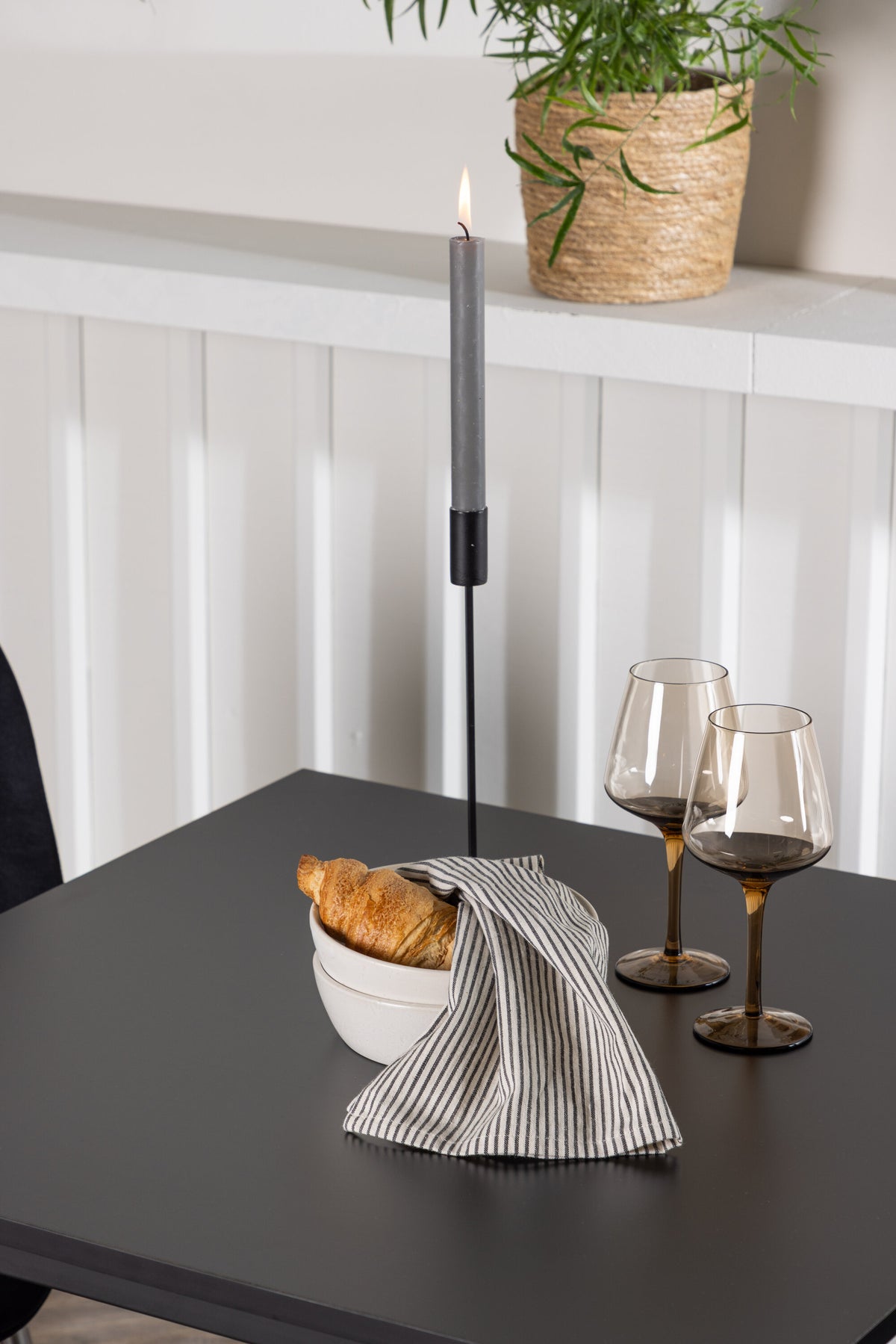 Tempe Matbord med Polar Stolarna – Bord: 75x80x80 Stol: 52x90x45