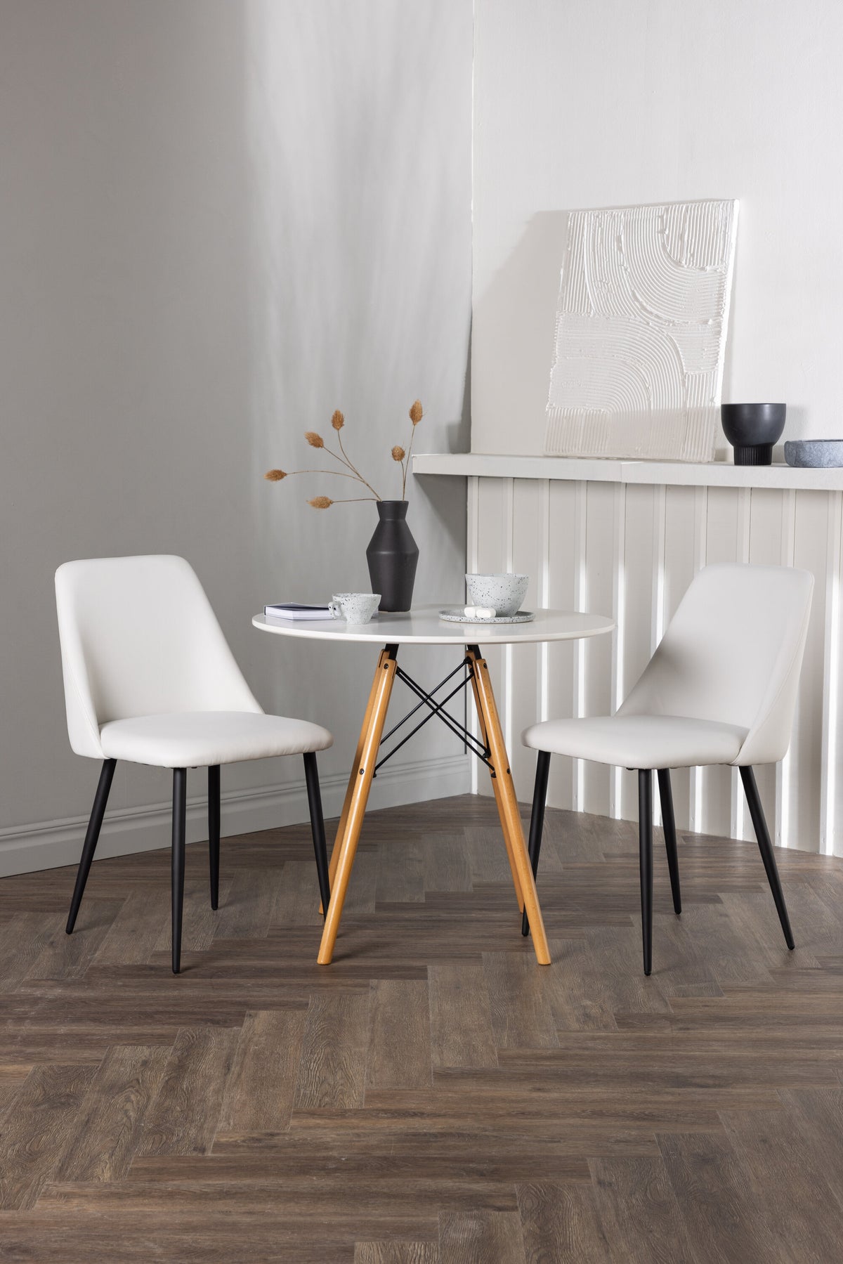 Danburi Matbord med Night Stolarna – Bord: ⌀60 Stol: 56x87x49