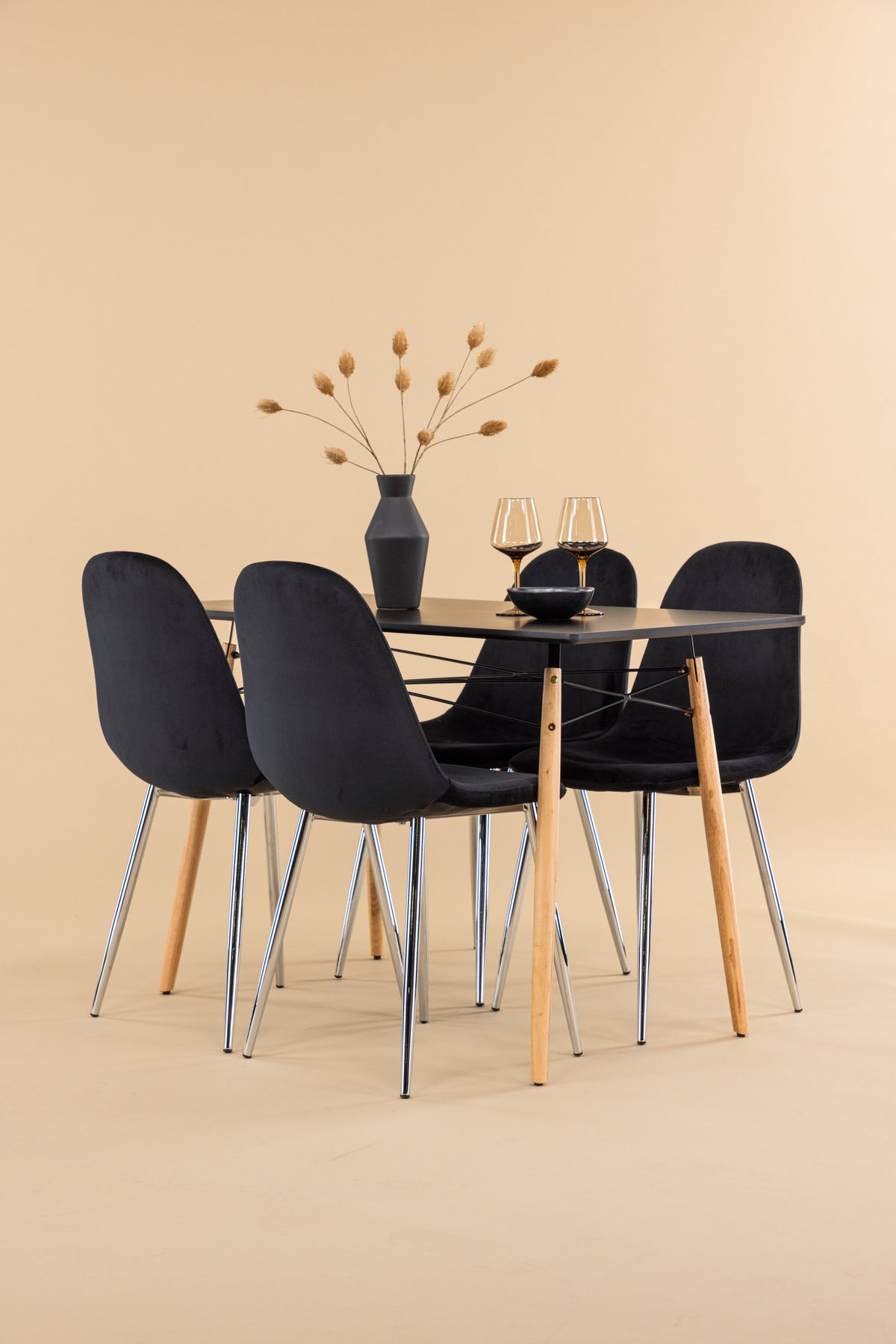 Danburi Matbord med Polar Stolarna – MDF