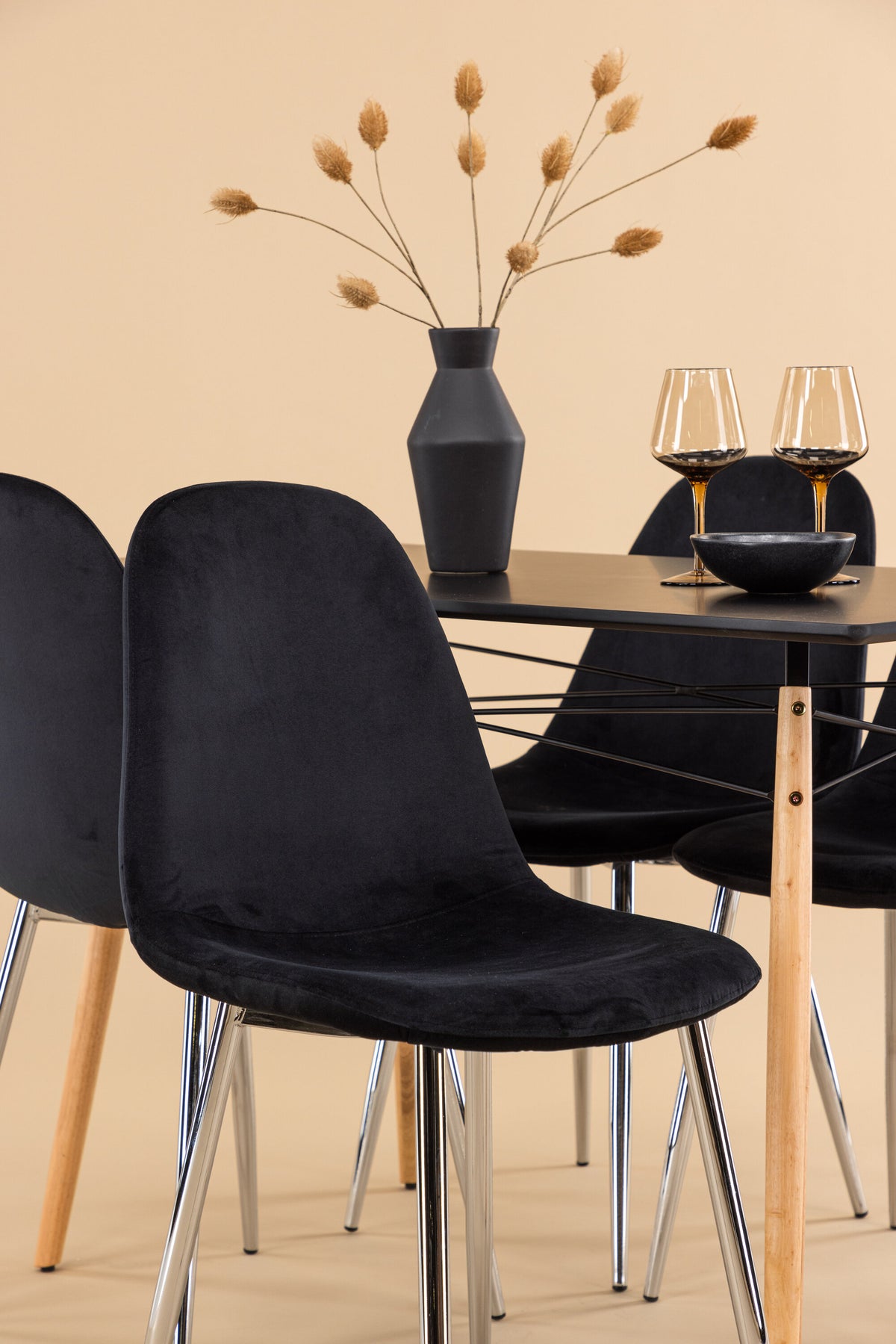 Danburi Matbord med Polar Stolarna – MDF