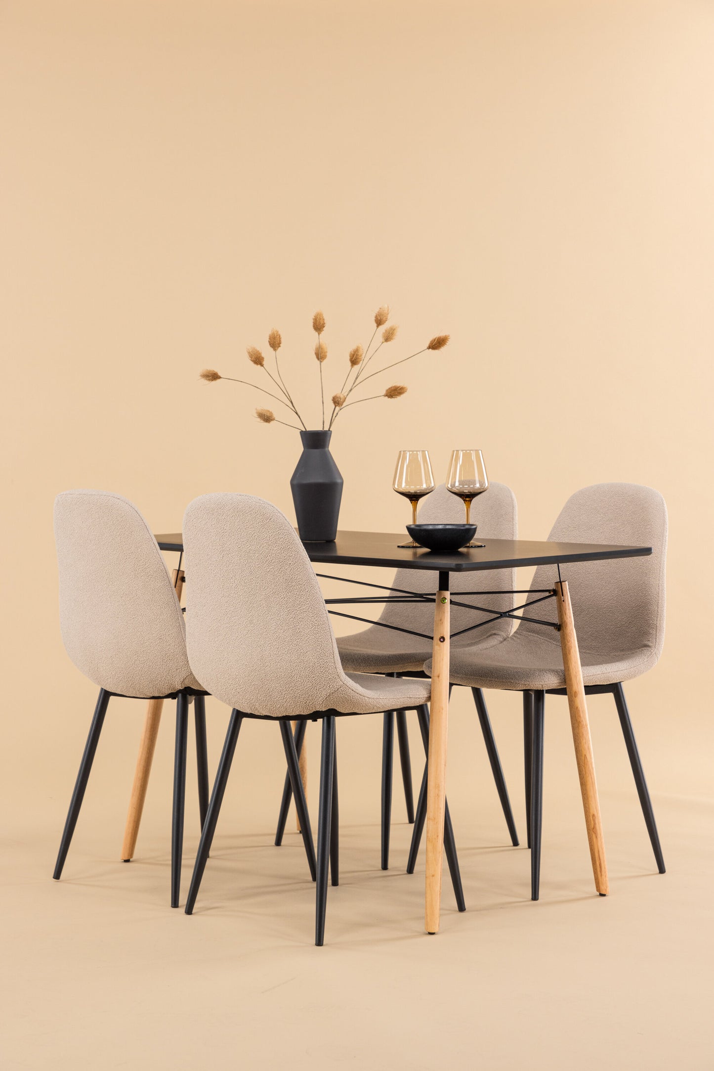 Danburi Matbord med Polar Stolarna – MDF