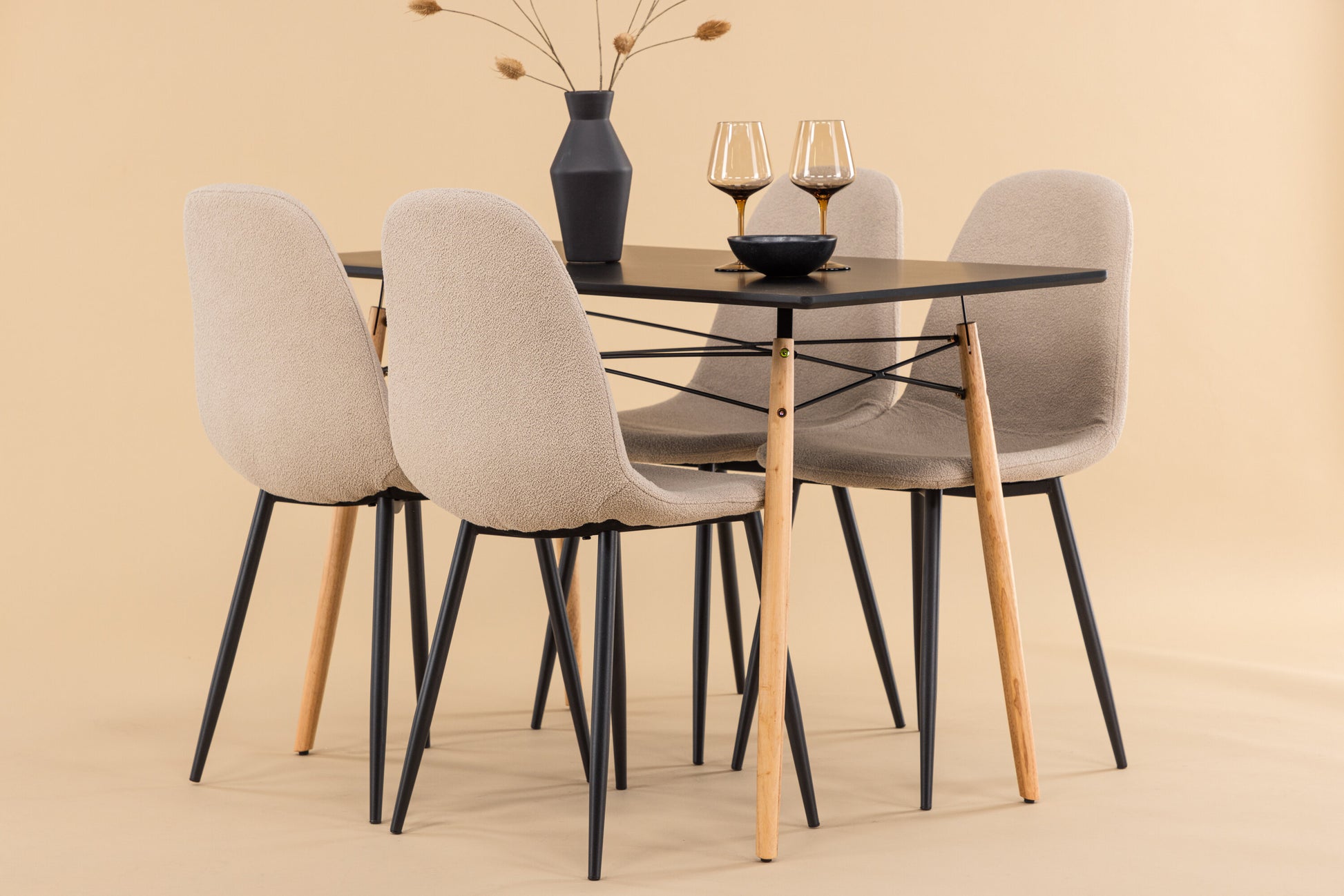 Danburi Matbord med Polar Stolarna – MDF