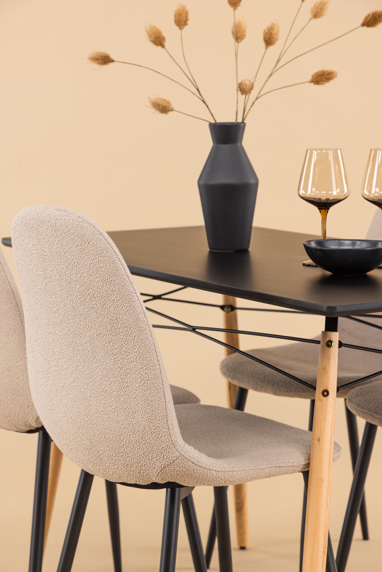 Danburi Matbord med Polar Stolarna – MDF