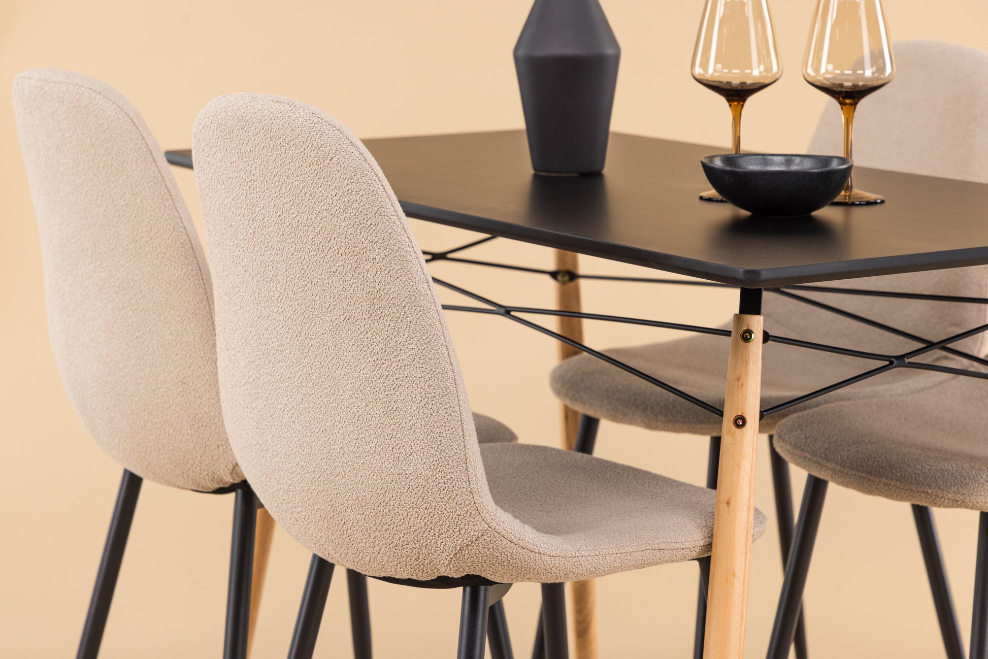 Danburi Matbord med Polar Stolarna – MDF