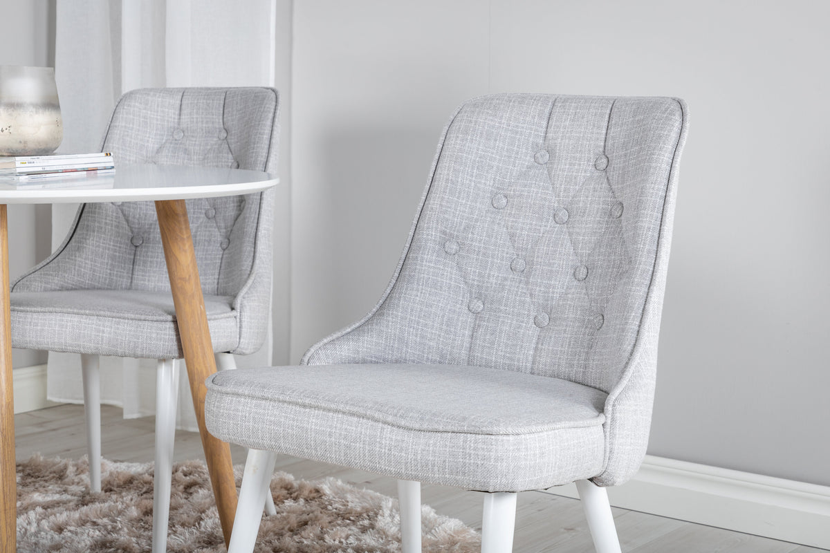 Plaza Matbord med Velvet Deluxe Stolarna – MDF