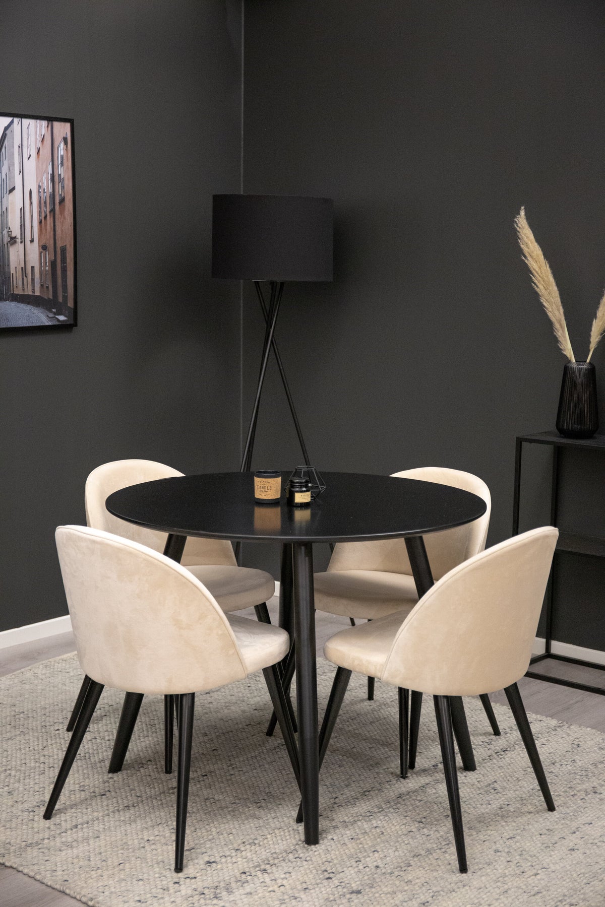 Plaza Matbord med Velvet Stolarna – MDF