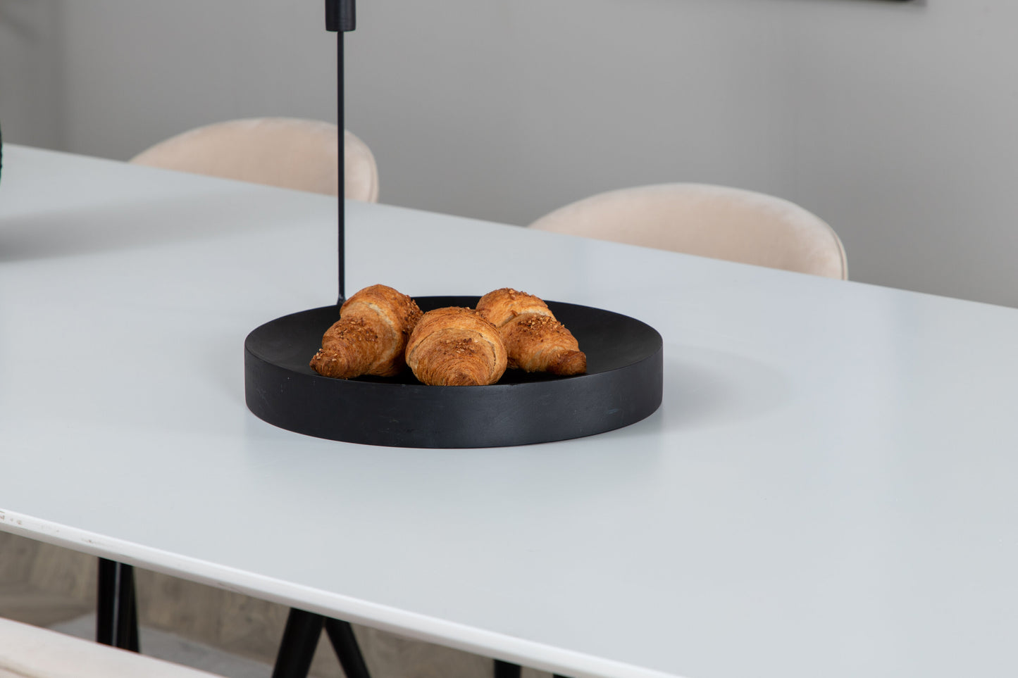 Polar Matbord med Velvet Stolarna – MDF