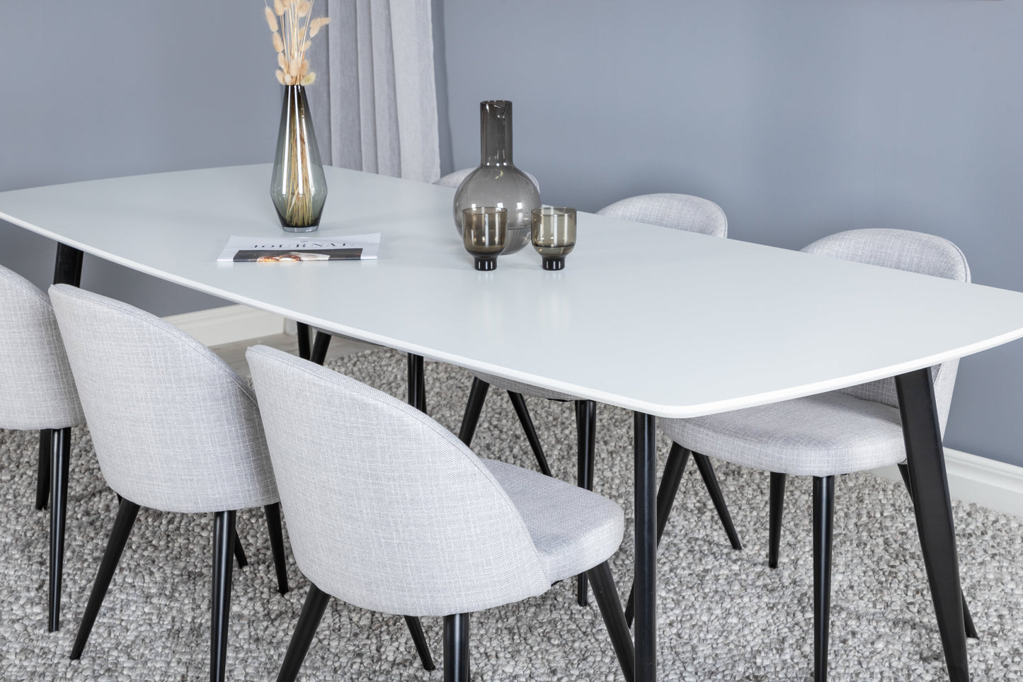 Polar Matbord med Velvet Stolarna – MDF