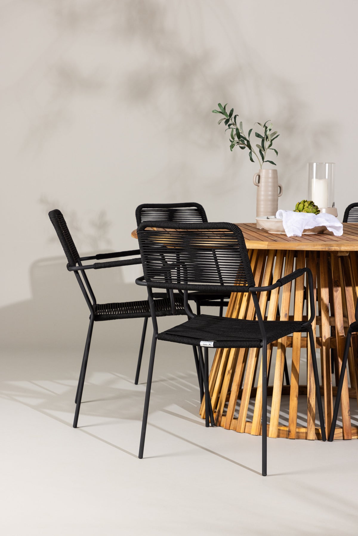 Tucumán Matbord med Lindos Stolarna – Akacia