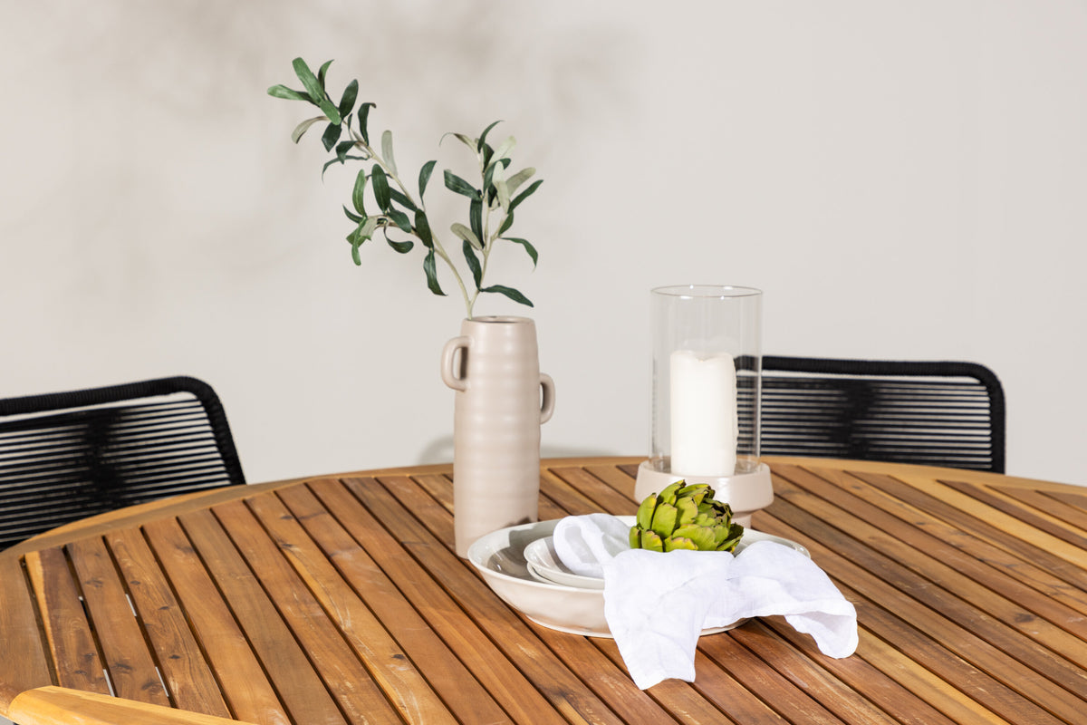 Tucumán Matbord med Lindos Stolarna – Akacia