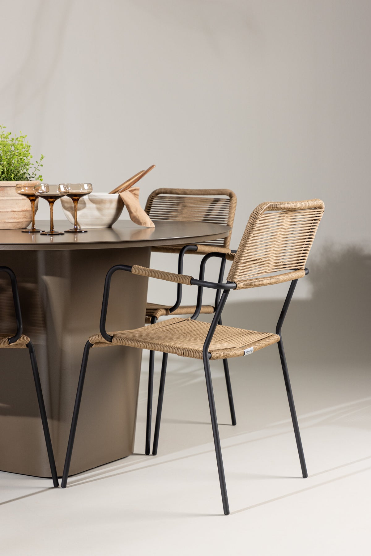 Santa Fe Matbord med Lindos Stolarna – Aluminium