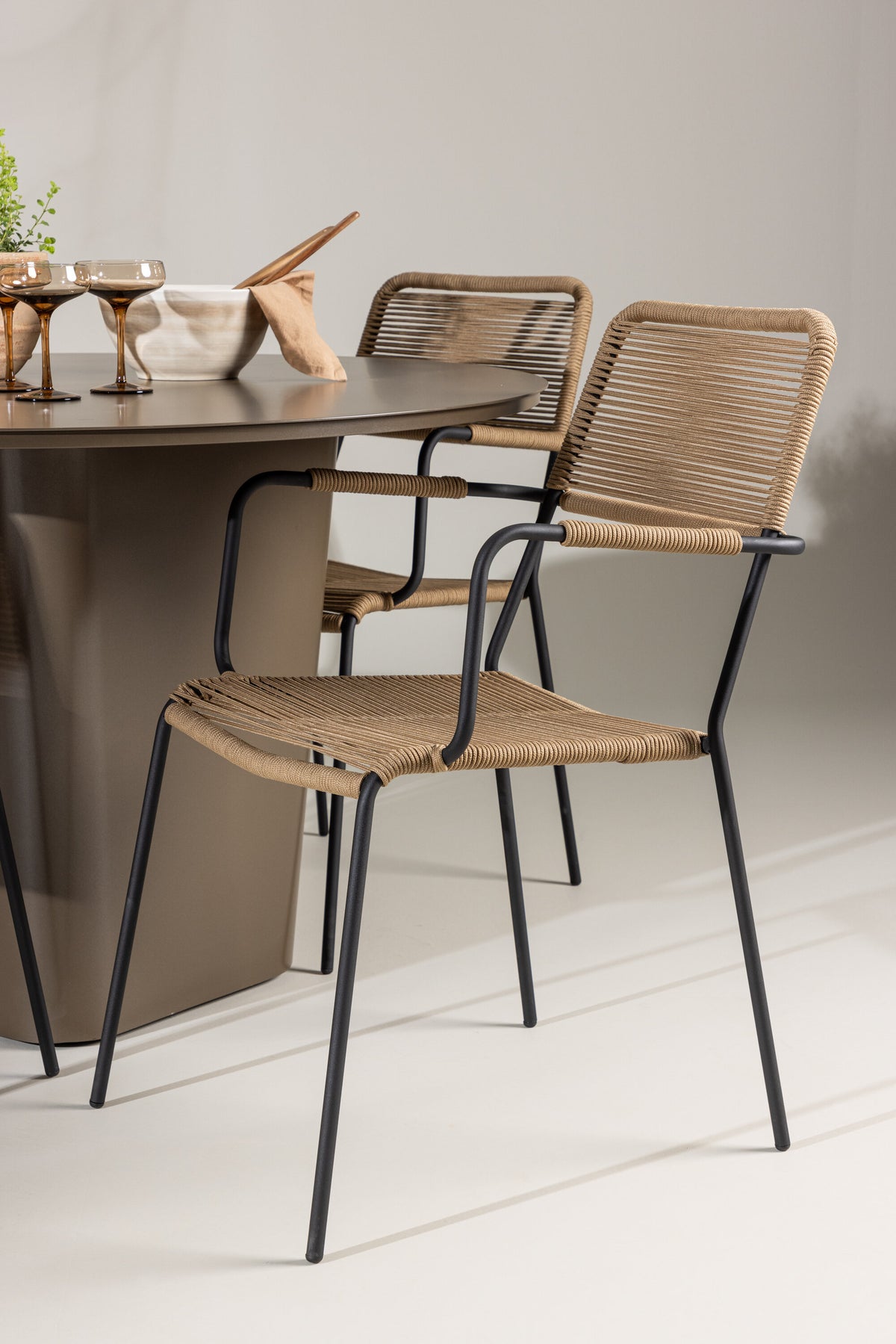 Santa Fe Matbord med Lindos Stolarna – Aluminium