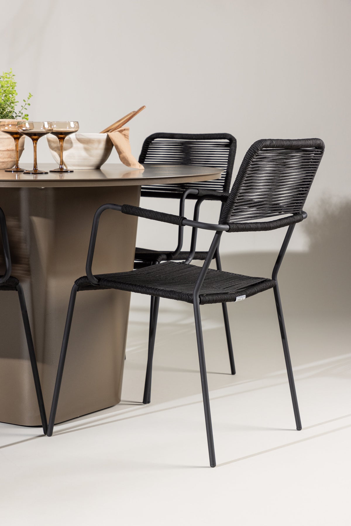 Santa Fe Matbord med Lindos Stolarna – Aluminium